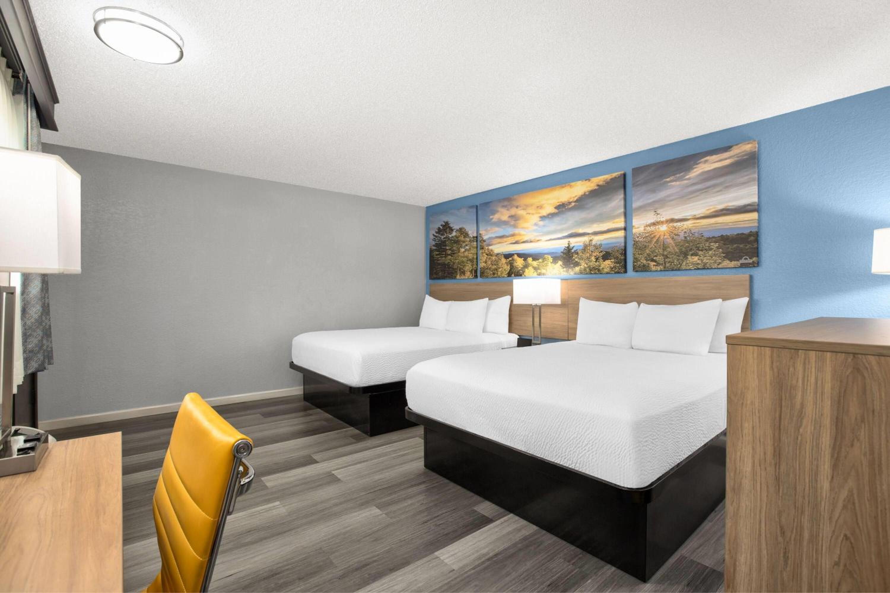Suite with Two Queen Beds - Non-Smoking
