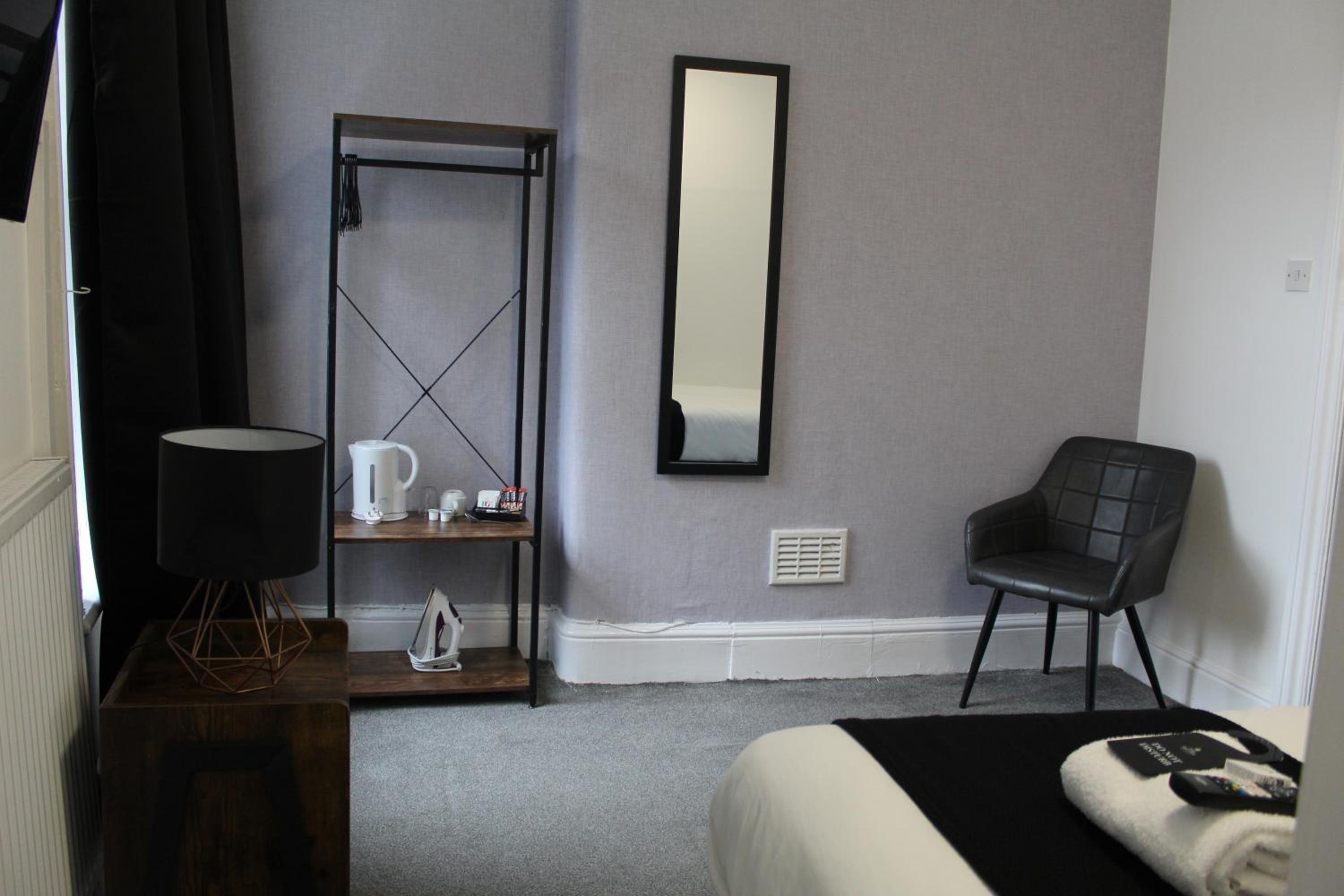 Single Room - Photo 2