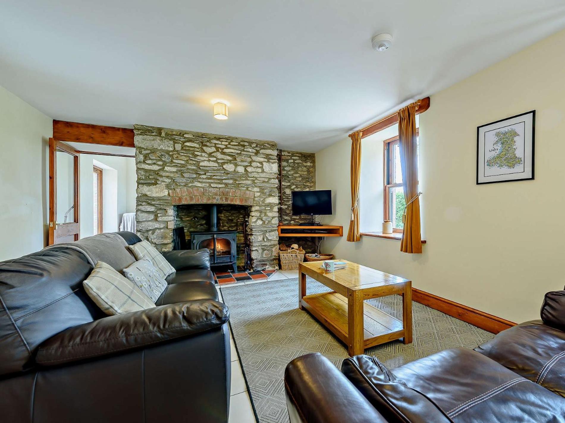 Three-Bedroom House photo 1