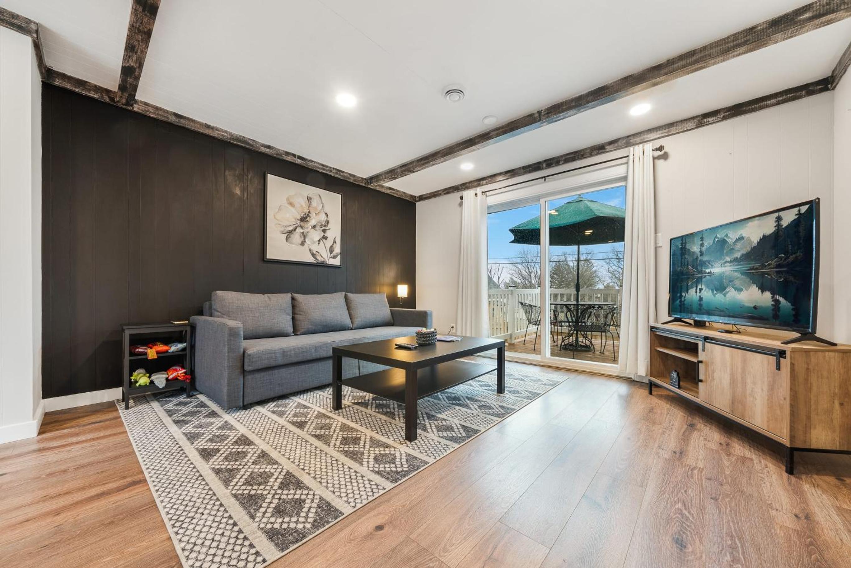 Family Room photo 1