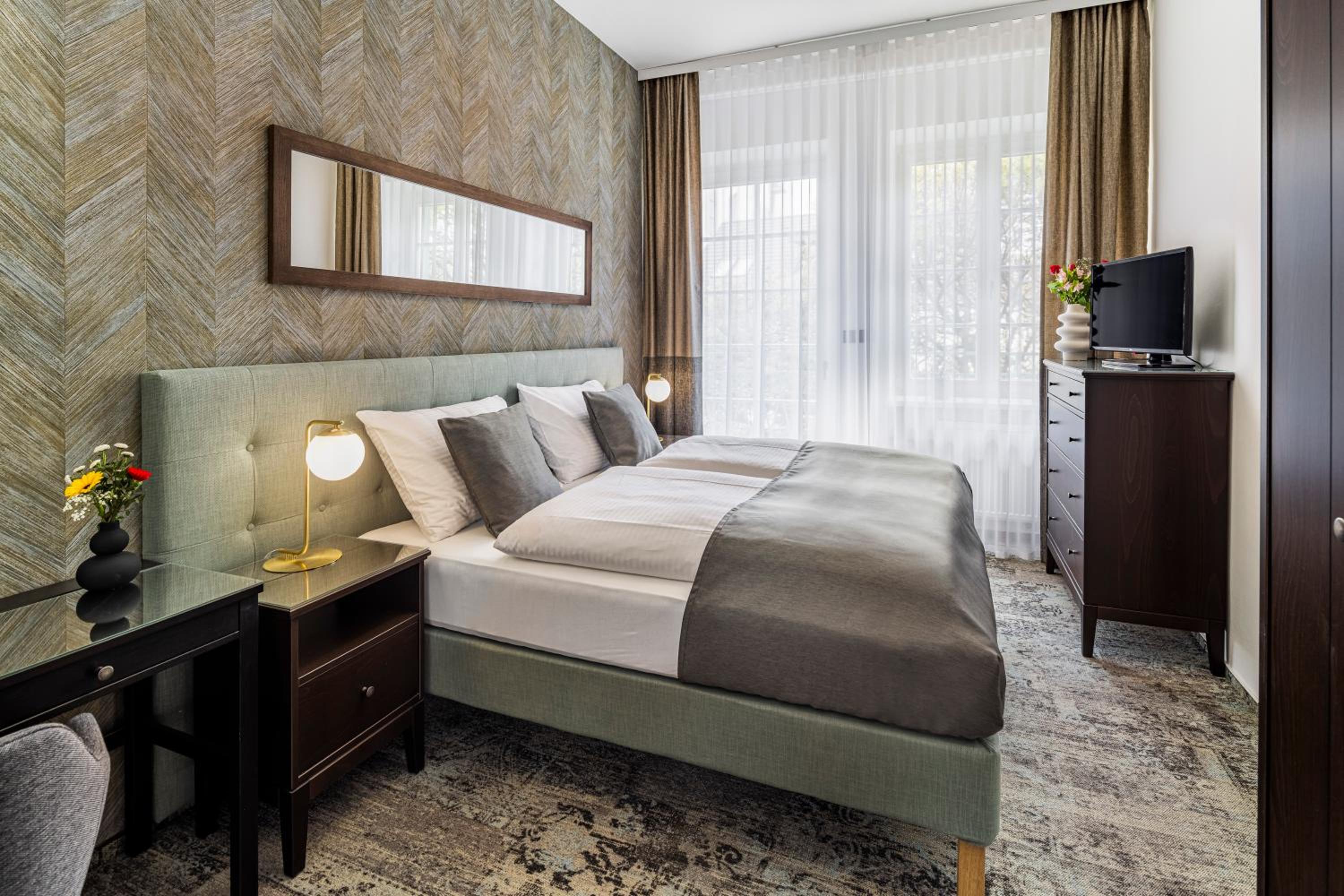Large Double or Twin Room photo 1