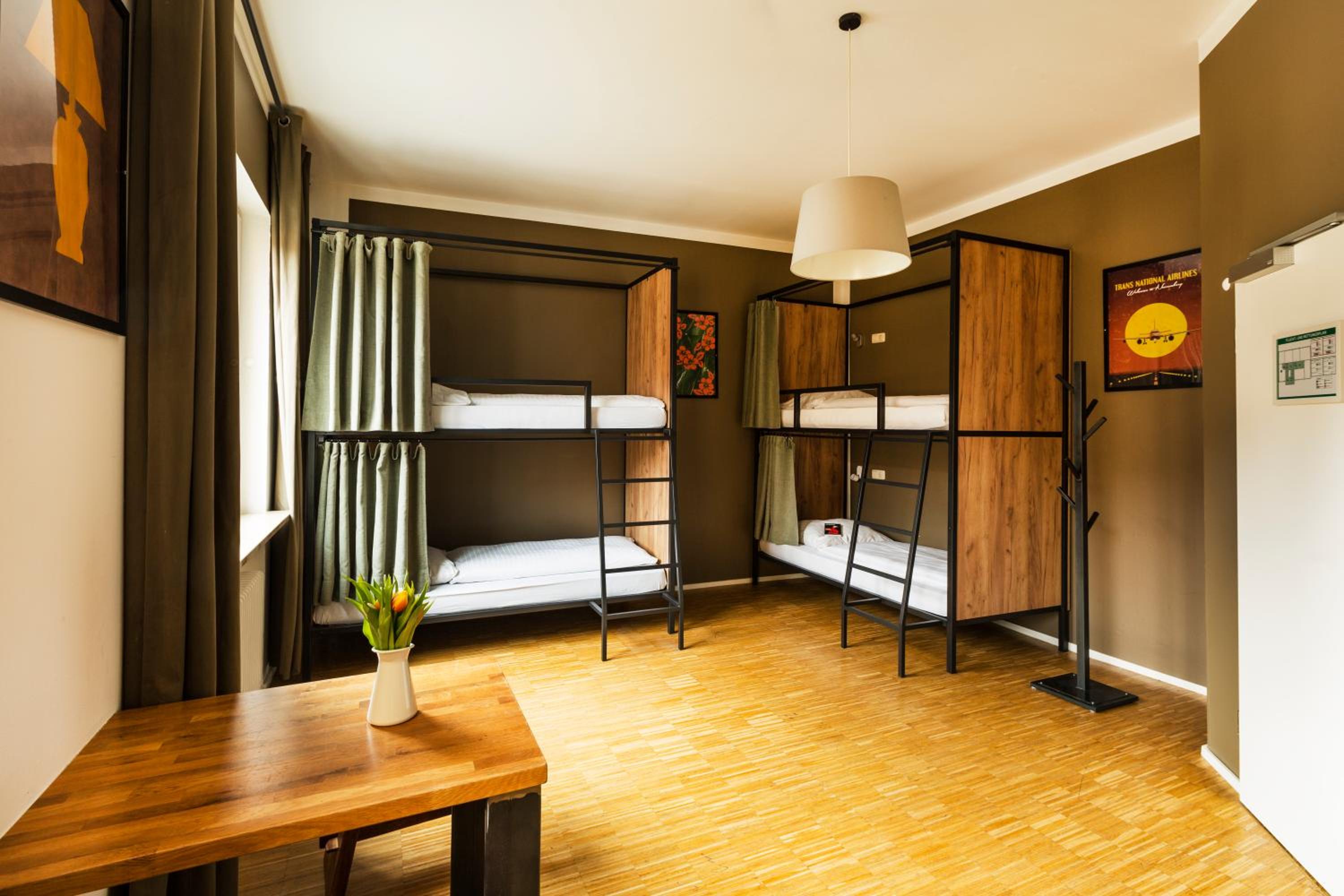 Single Bed in 6-Bed Dormitory Room photo 2