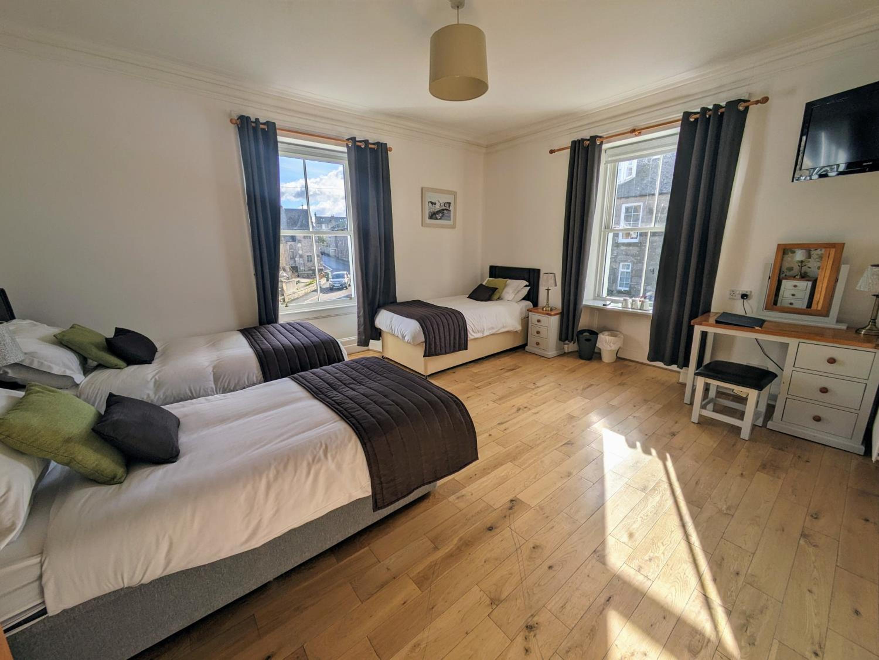 Triple Room with Bath photo 1