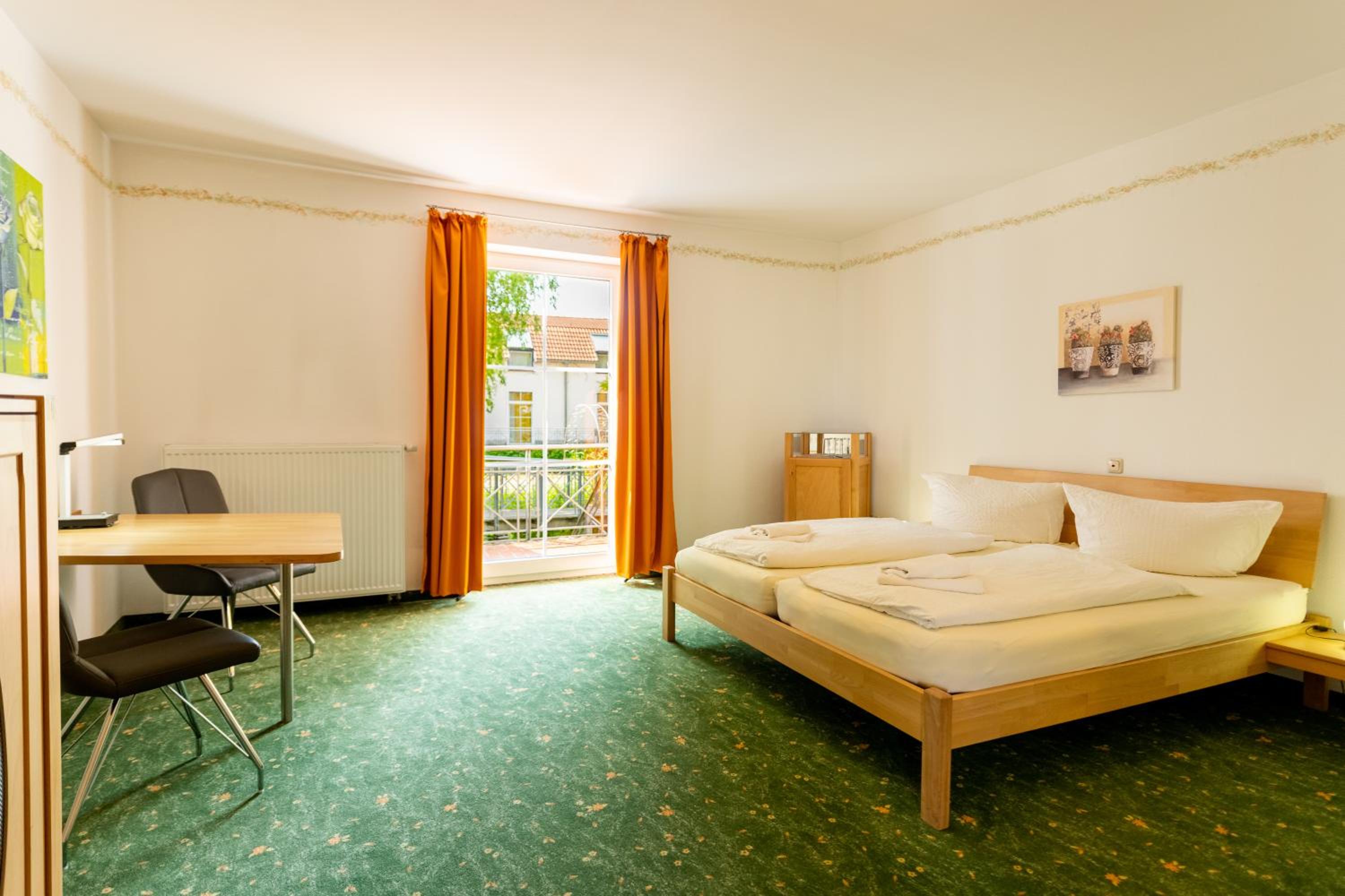 Double Room - Photo 5
