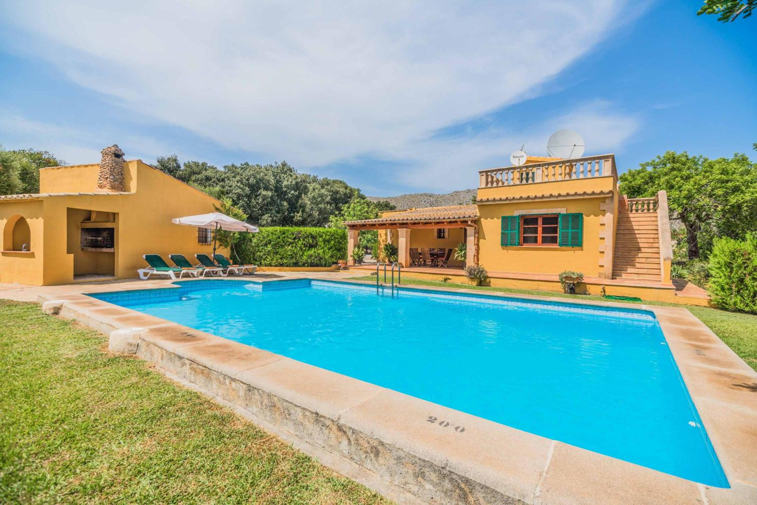 Villa photo 2