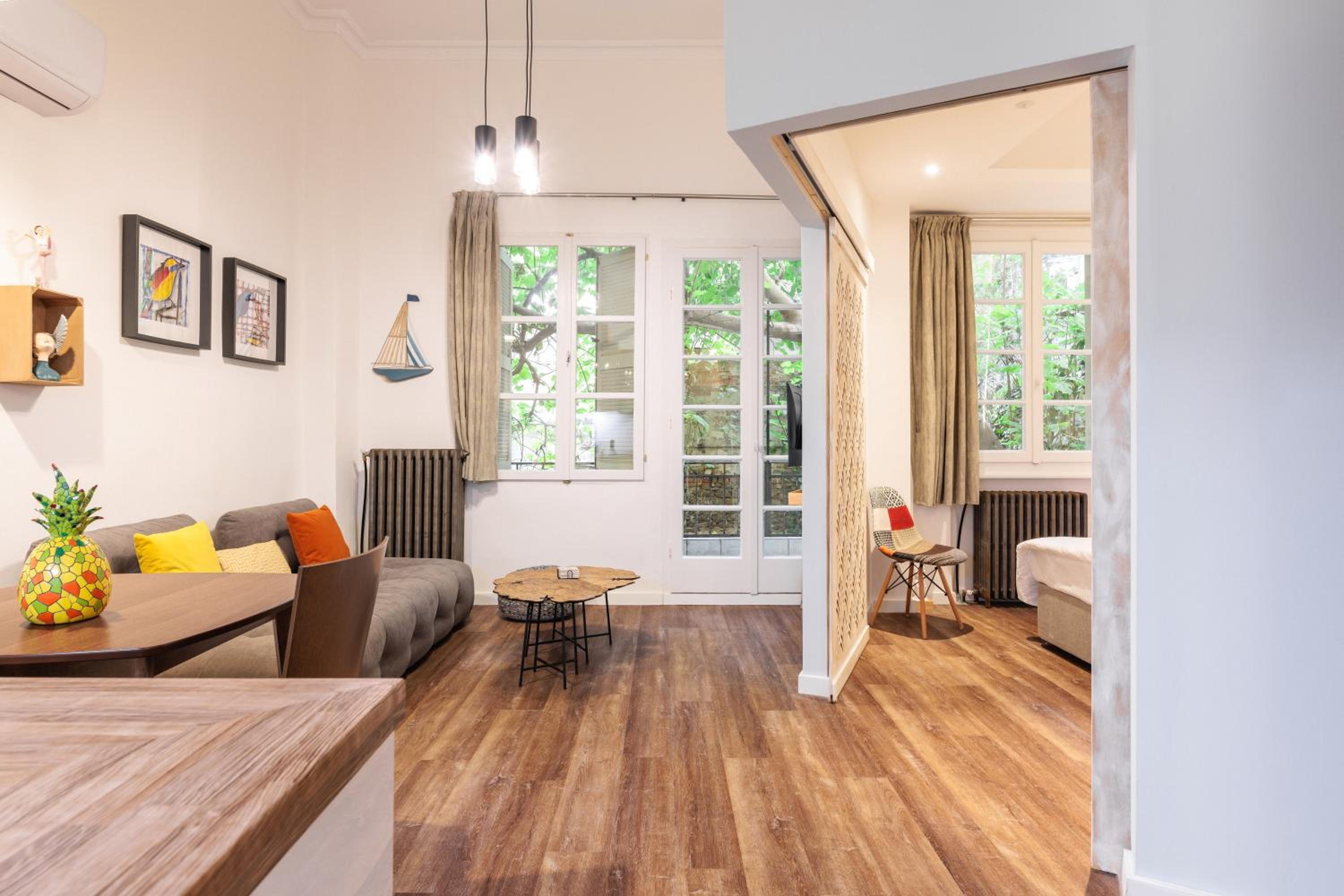One-Bedroom Apartment