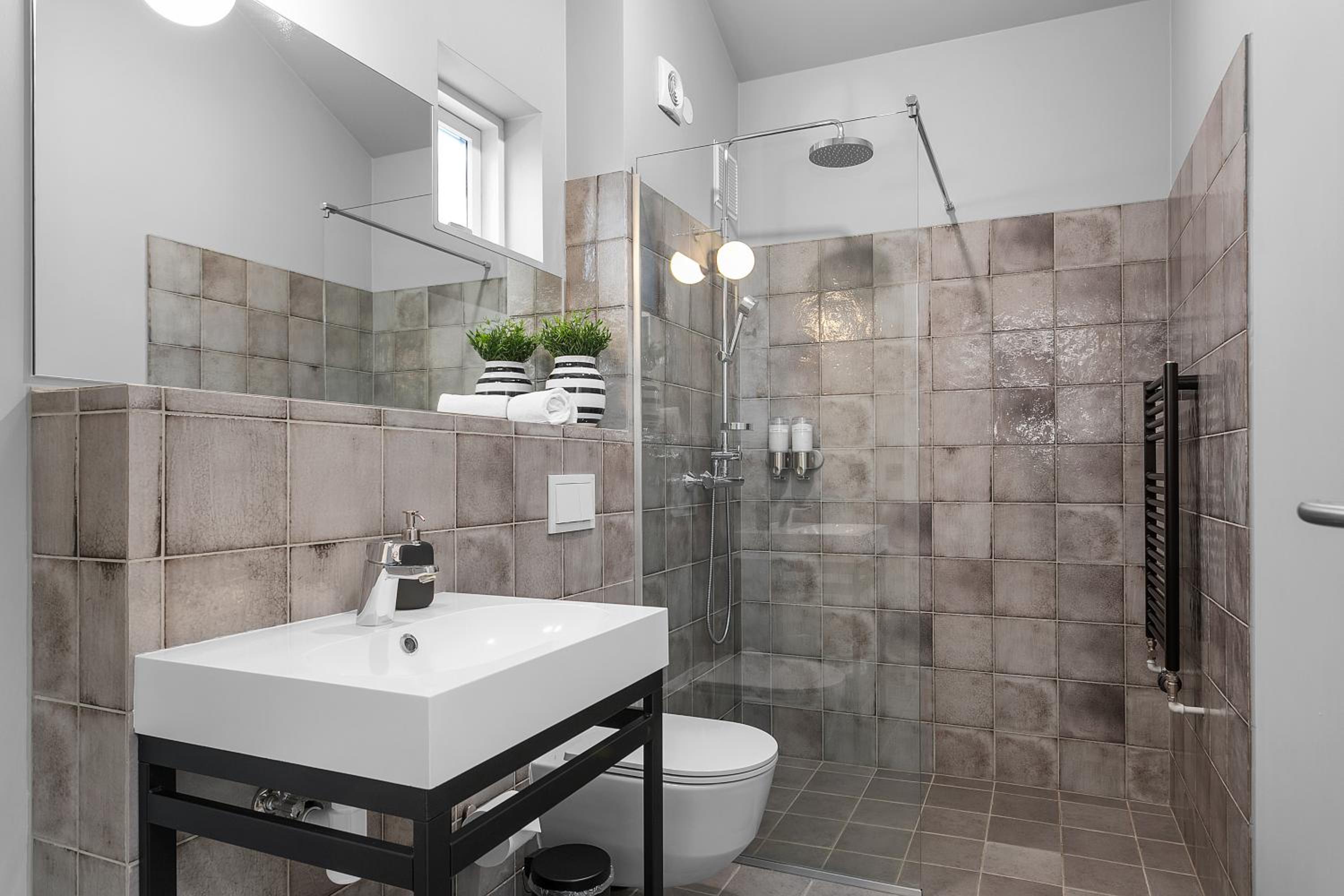 Studio Apartment - Photo 3
