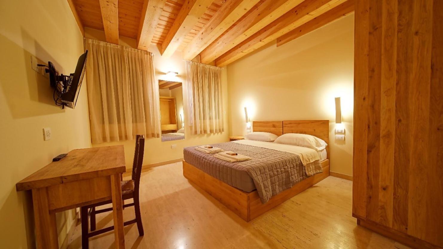 Large Double Room photo 1