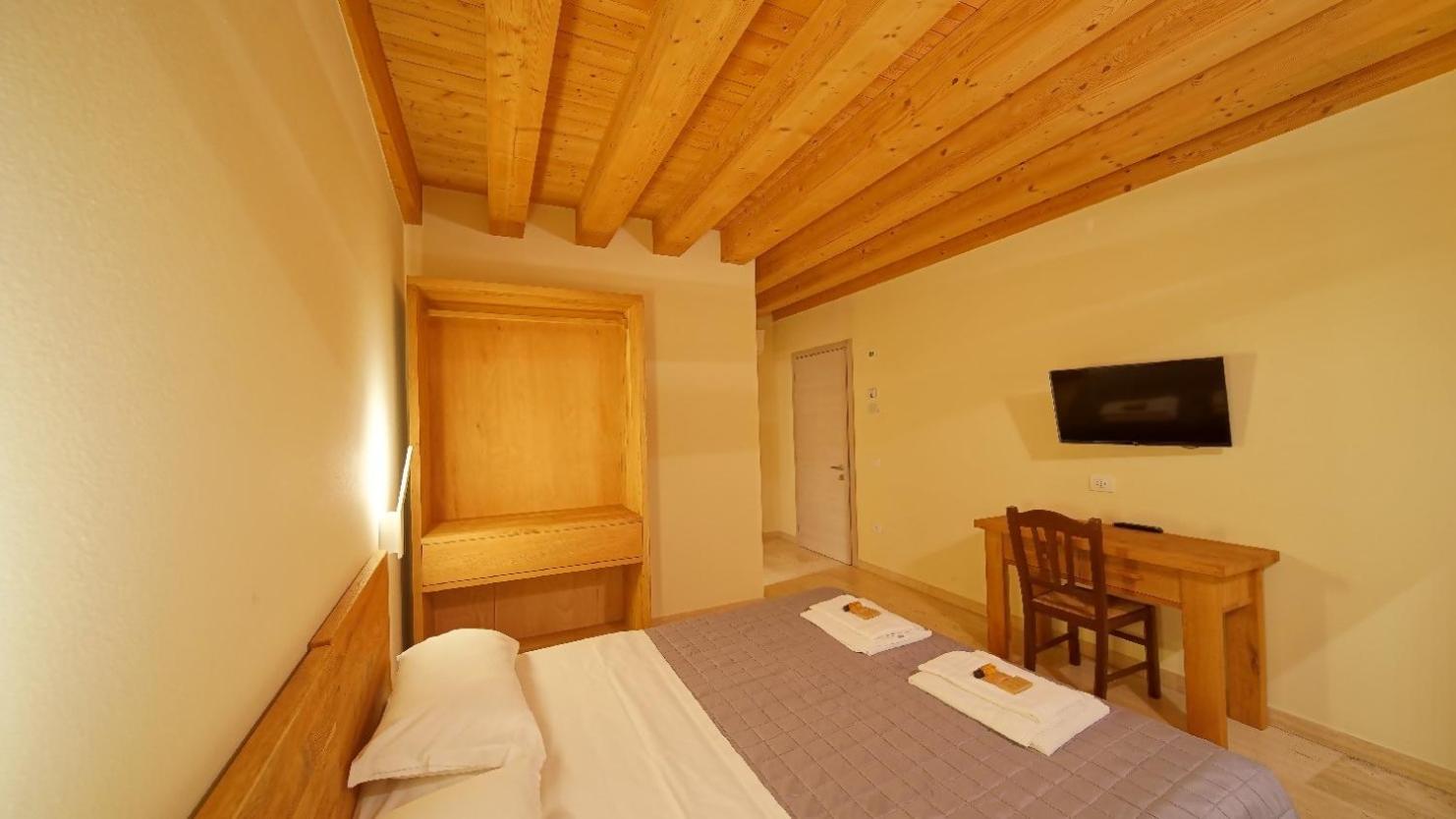 Double Room With Private Bathroom photo 2