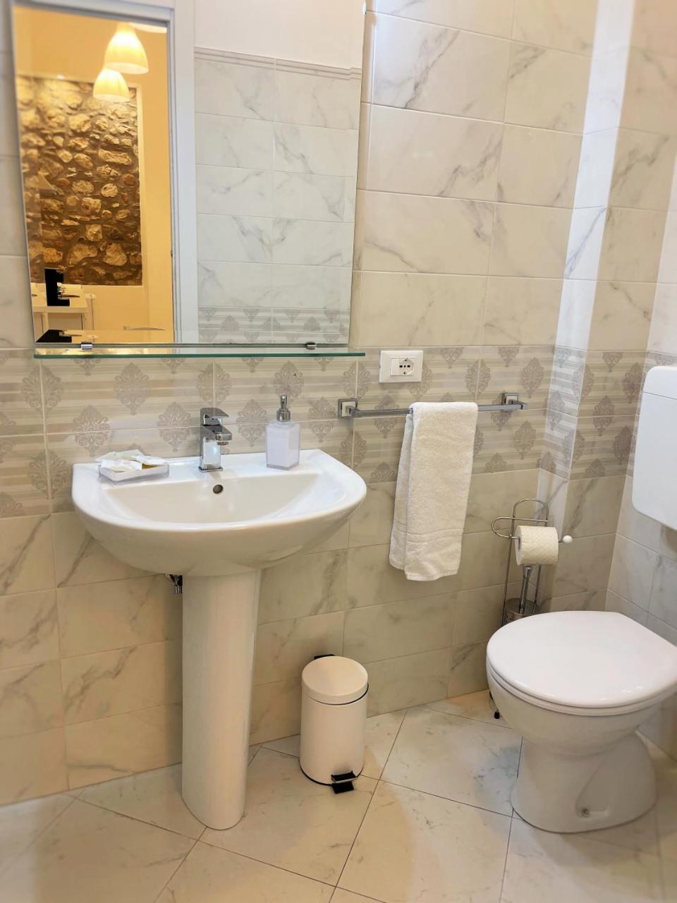 Family Room with Shower photo 2