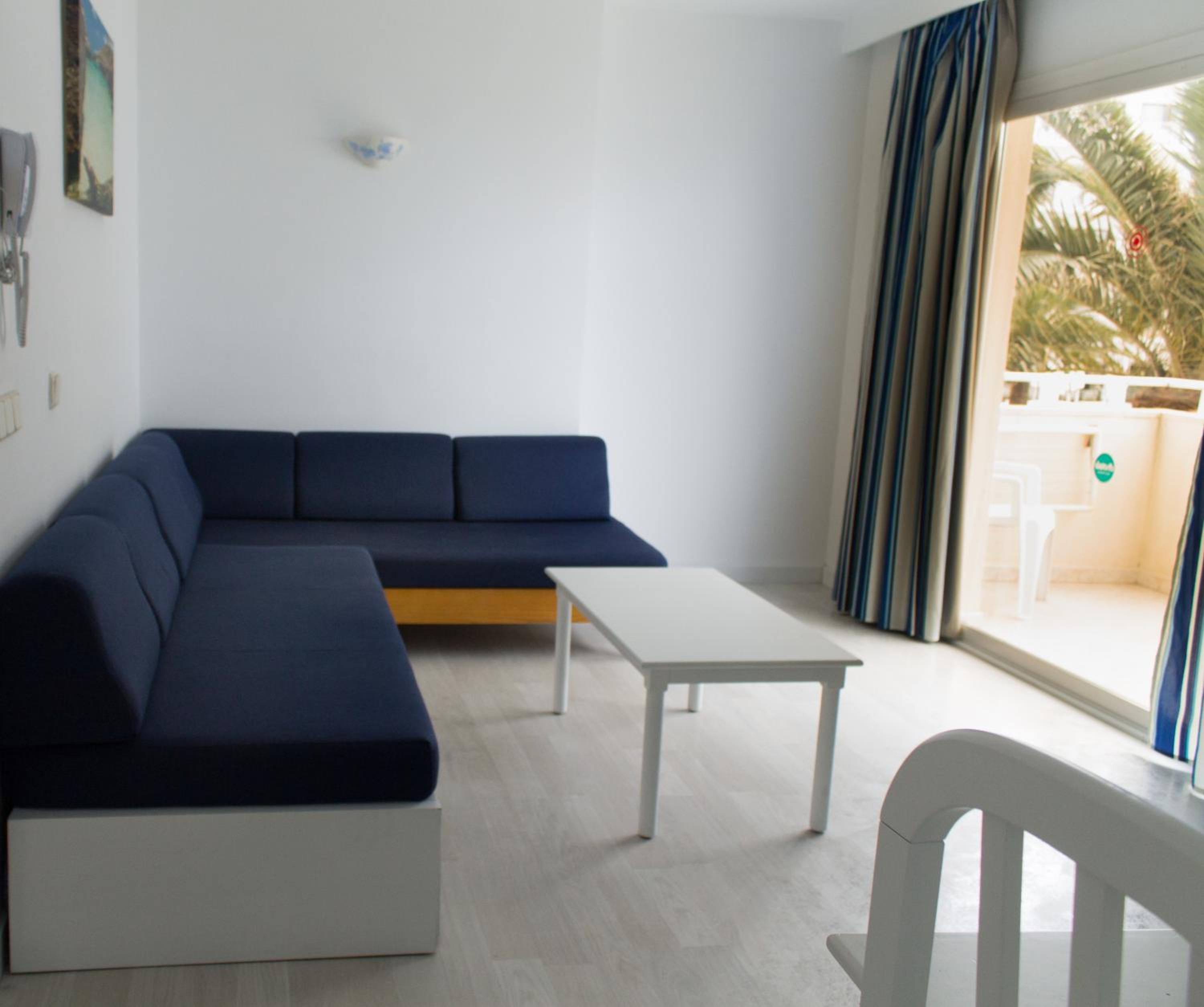 One-Bedroom Apartment - Photo 4