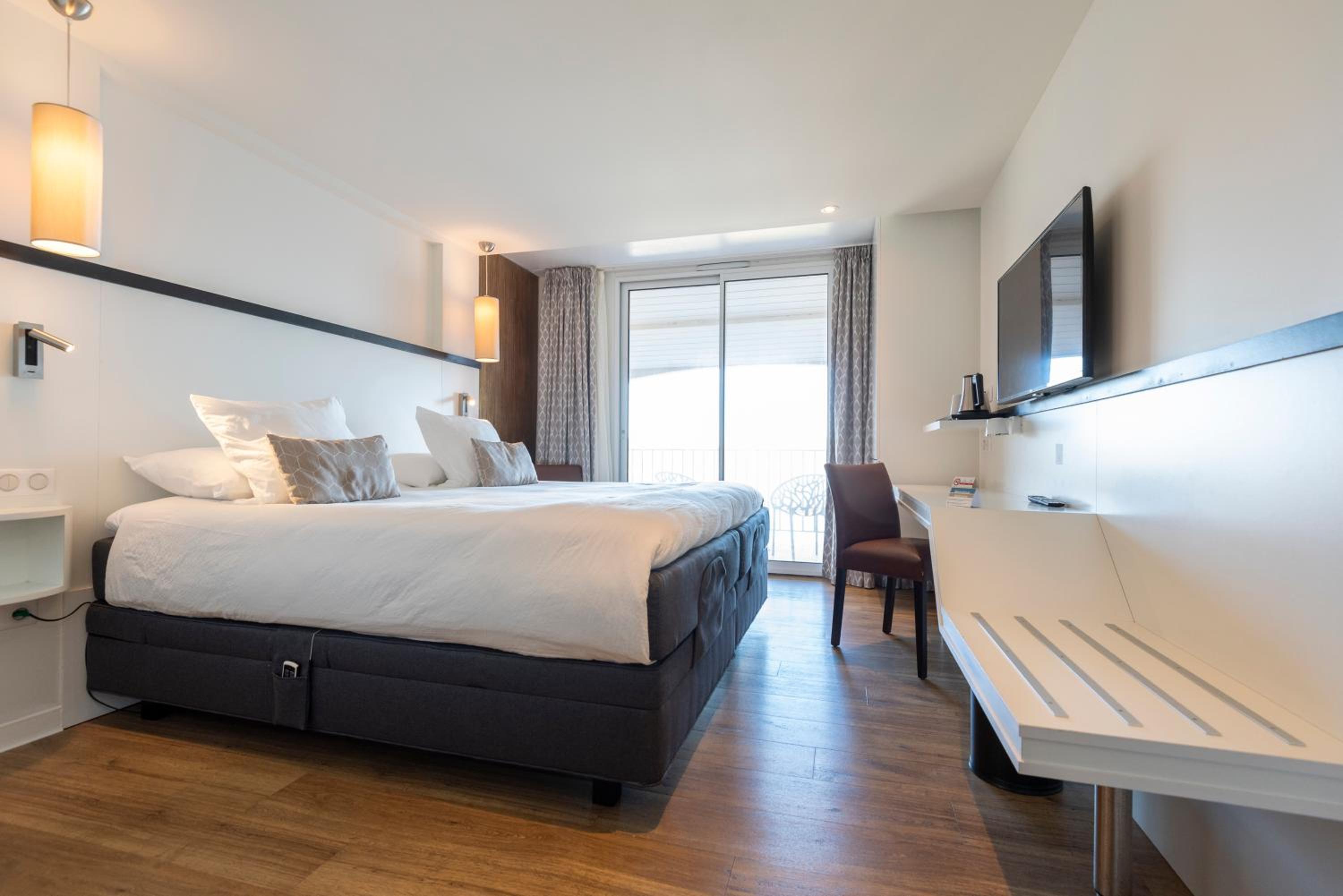 Chambre Premium avec Accès au Centre de Bien-Être - Vue Latérale sur Mer Chambre Premium avec Accès au Centre de Bien-Être - Vue Latérale sur Mer