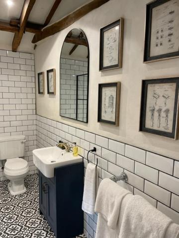 Family Room with Private Bathroom - Photo 6