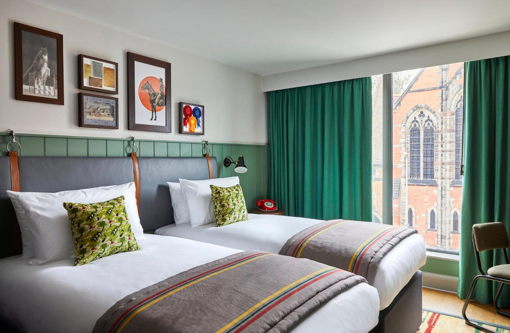 Standard Twin Room - Photo 4
