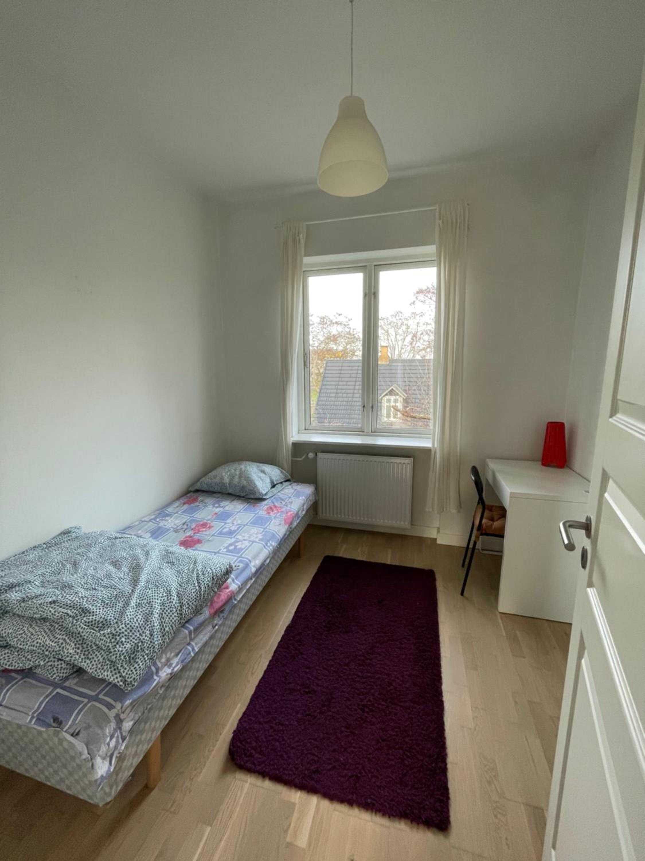 Single Room With Shared Bathroom photo 1