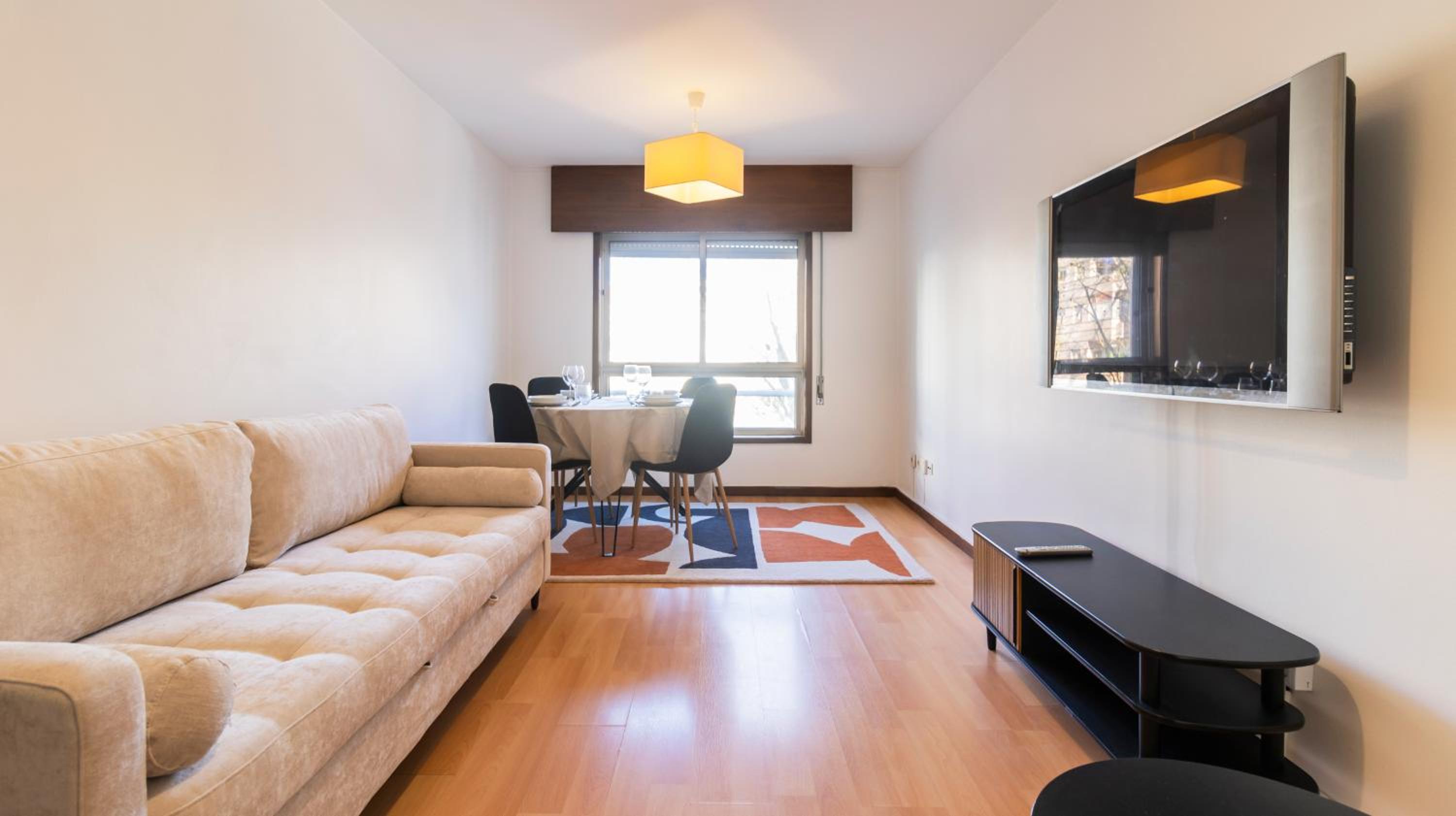One-Bedroom Apartment photo 1