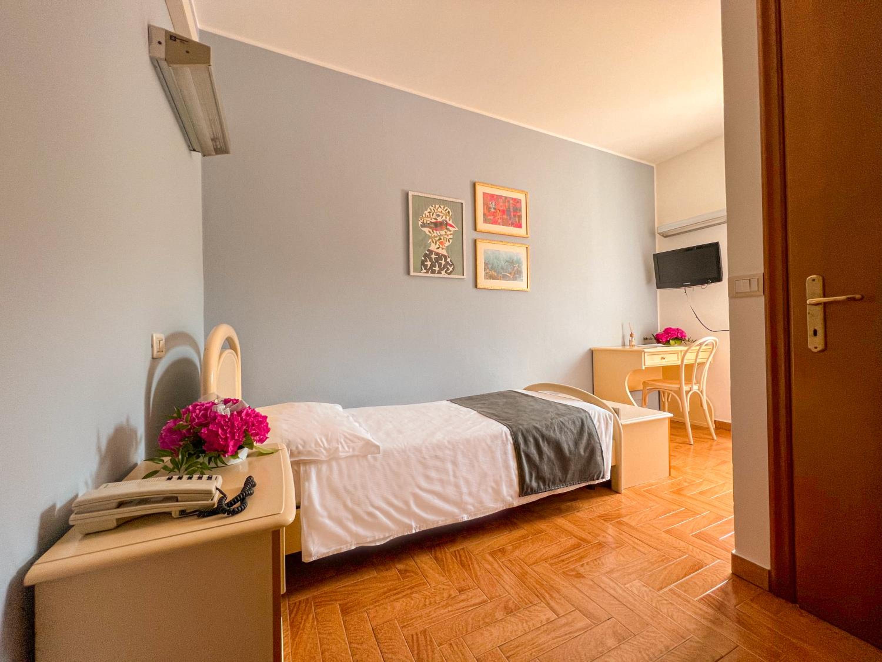 Standard Single Room with Shower