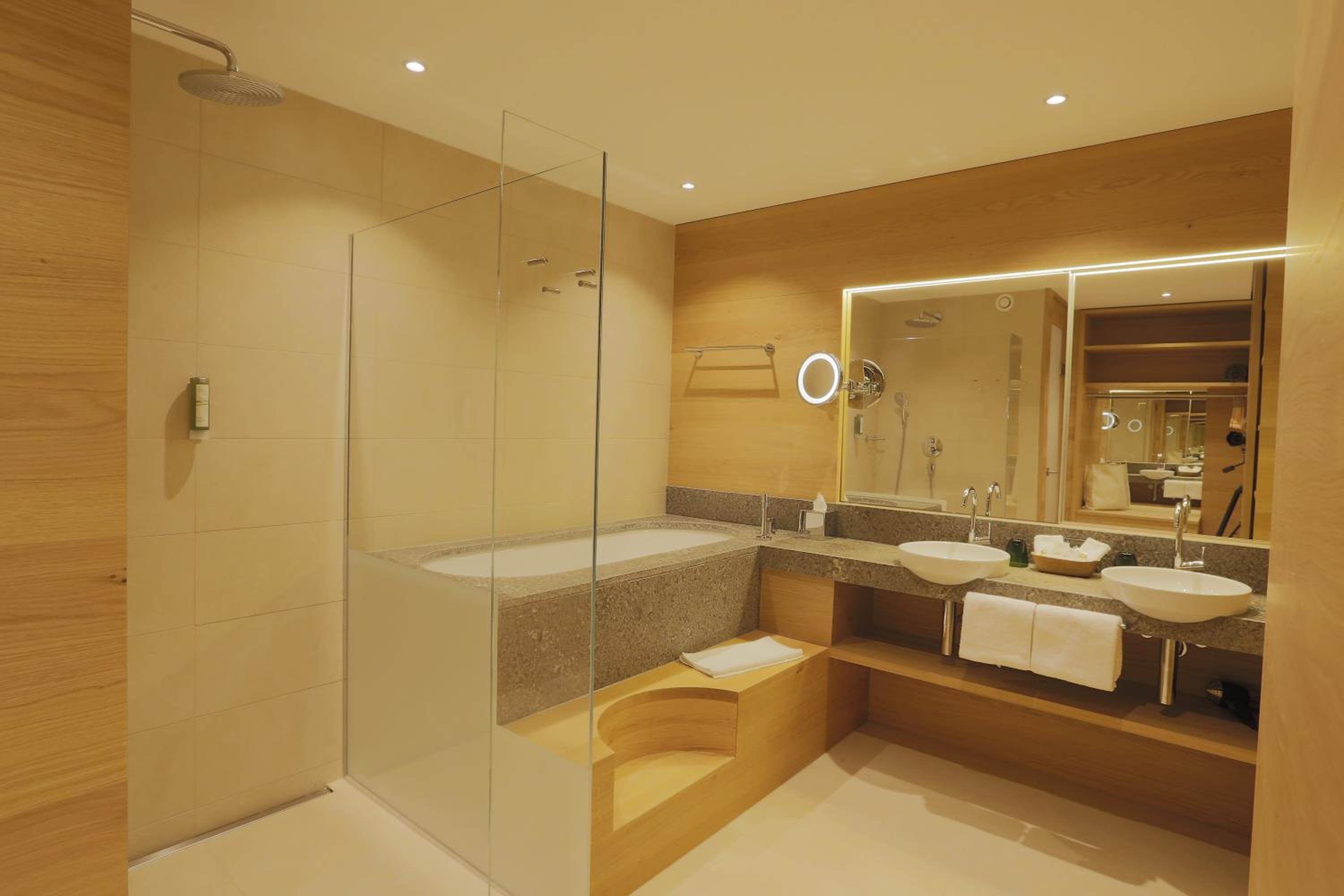 Large Double Room photo 3