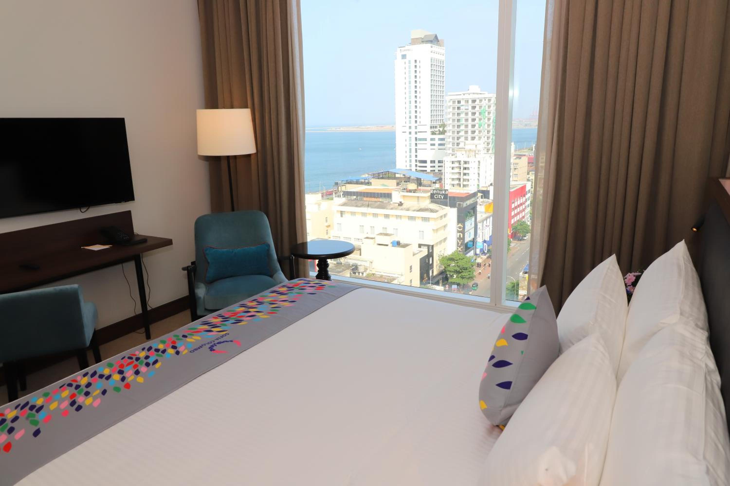 Deluxe King Room with Sea View  - Photo 4