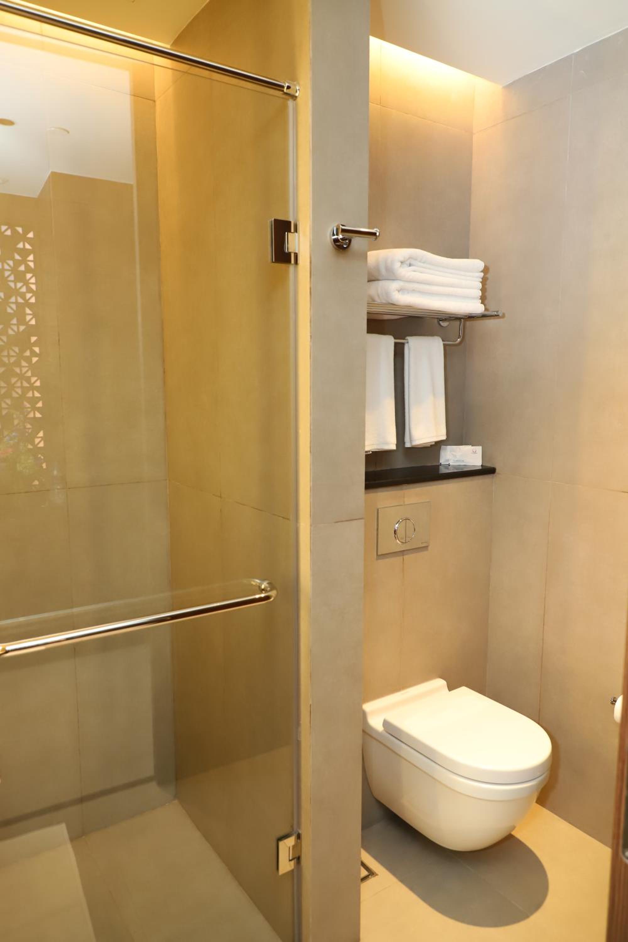 Deluxe King Room with Sea View  - Photo 9