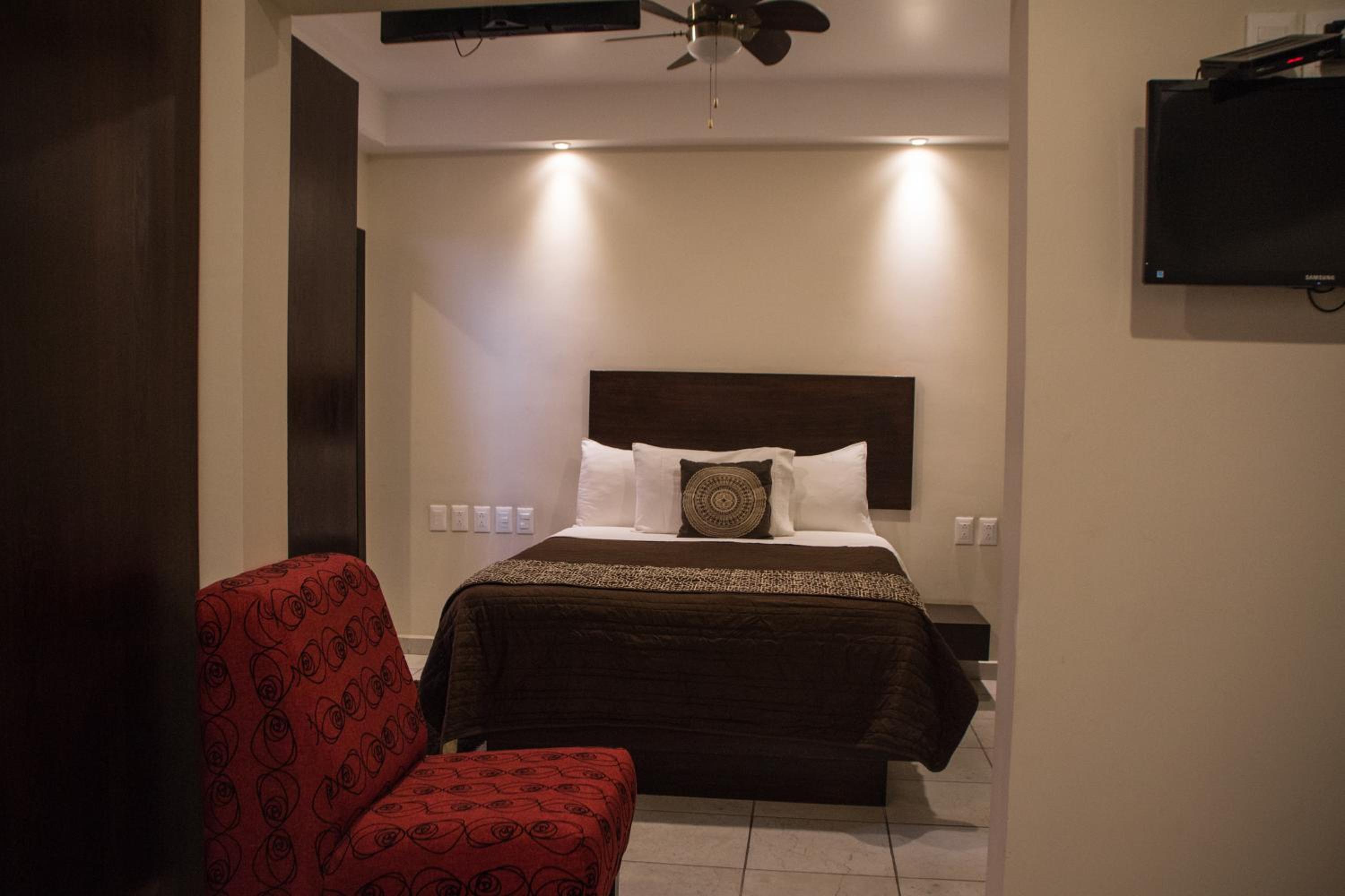 Double Room with Two Double Beds photo 3