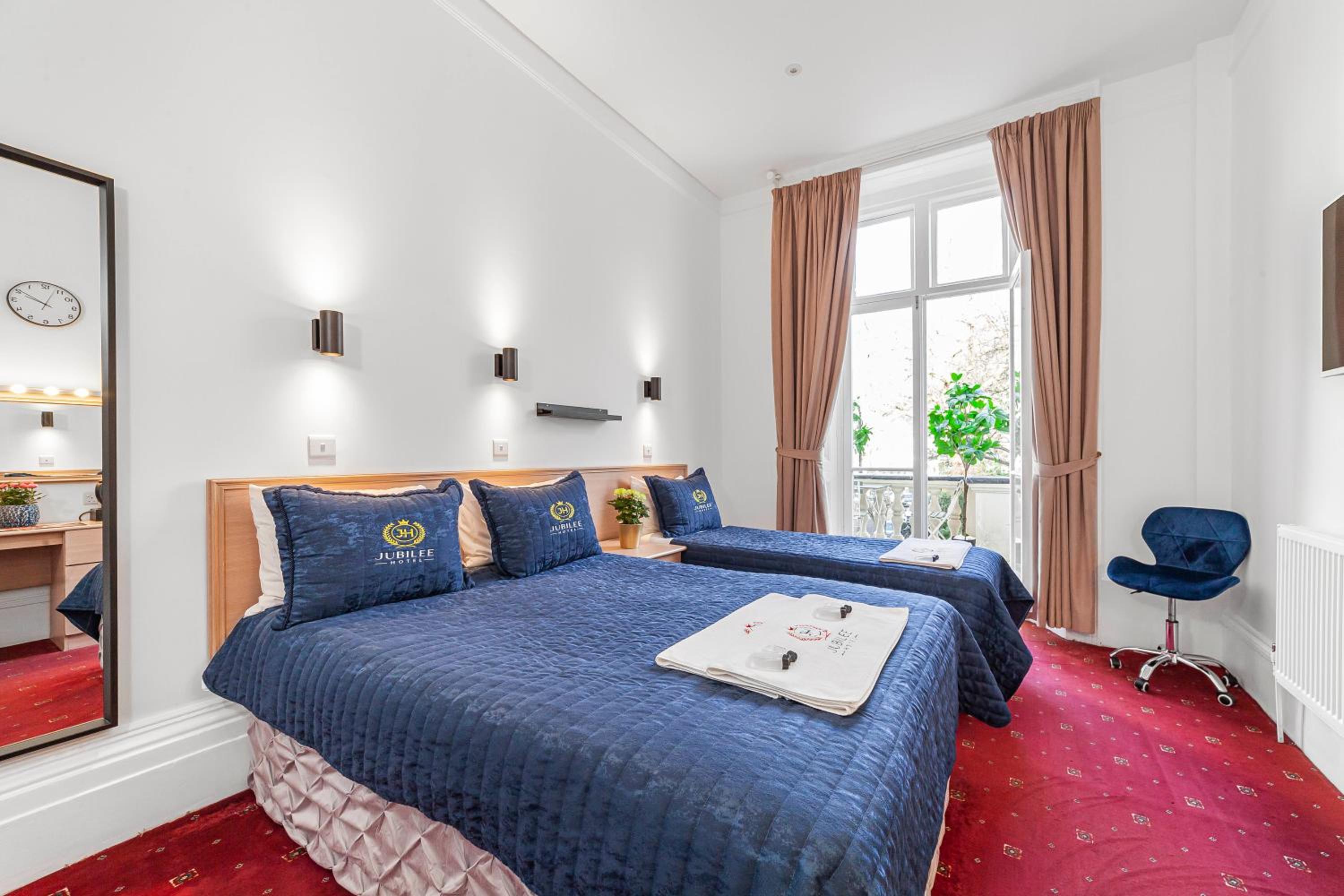 Triple Room with Balcony photo 2
