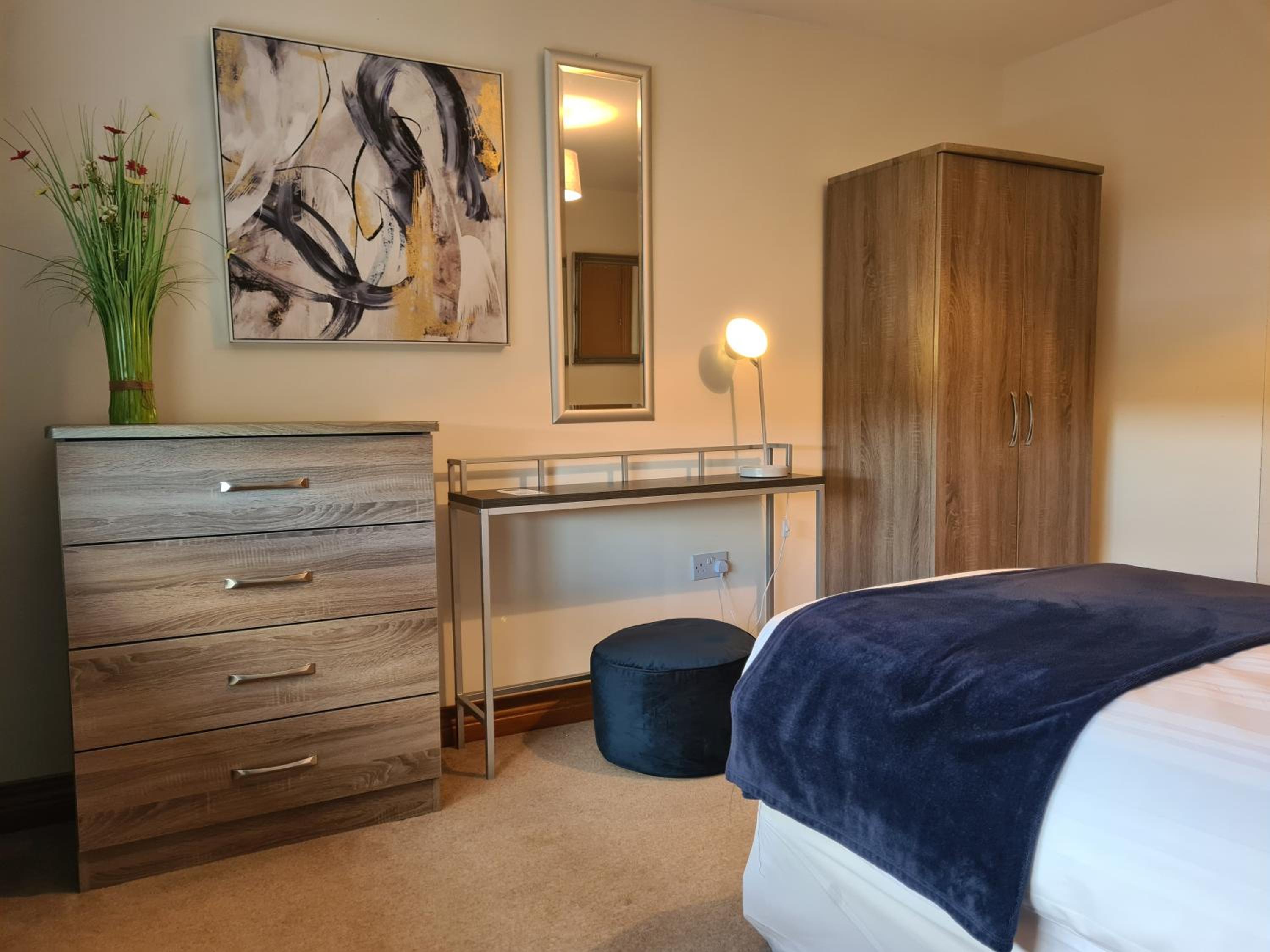 Single Room With Private Bathroom photo 2