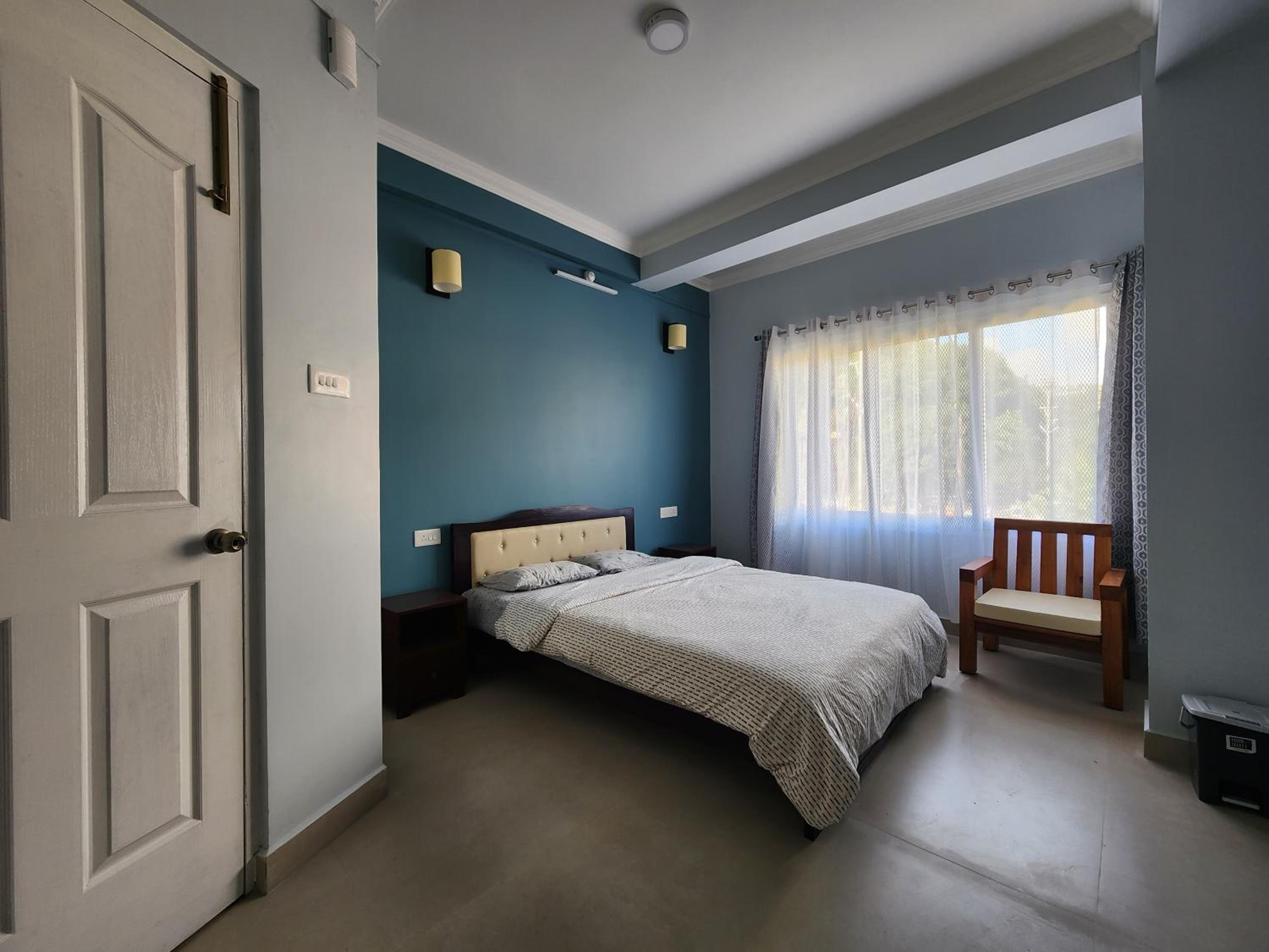 Deluxe Queen Room - Photo 12