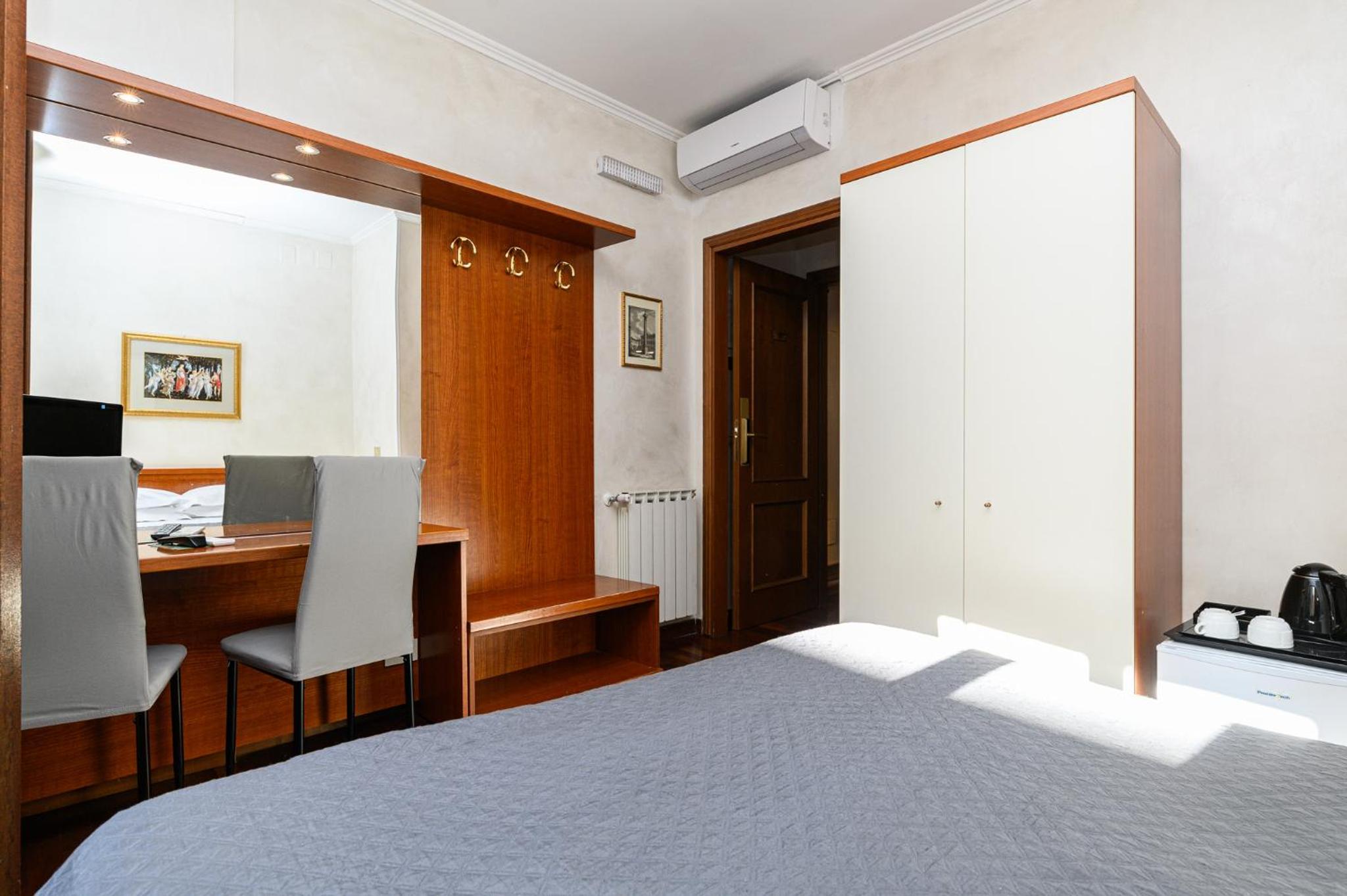 Double Room with Balcony photo 1