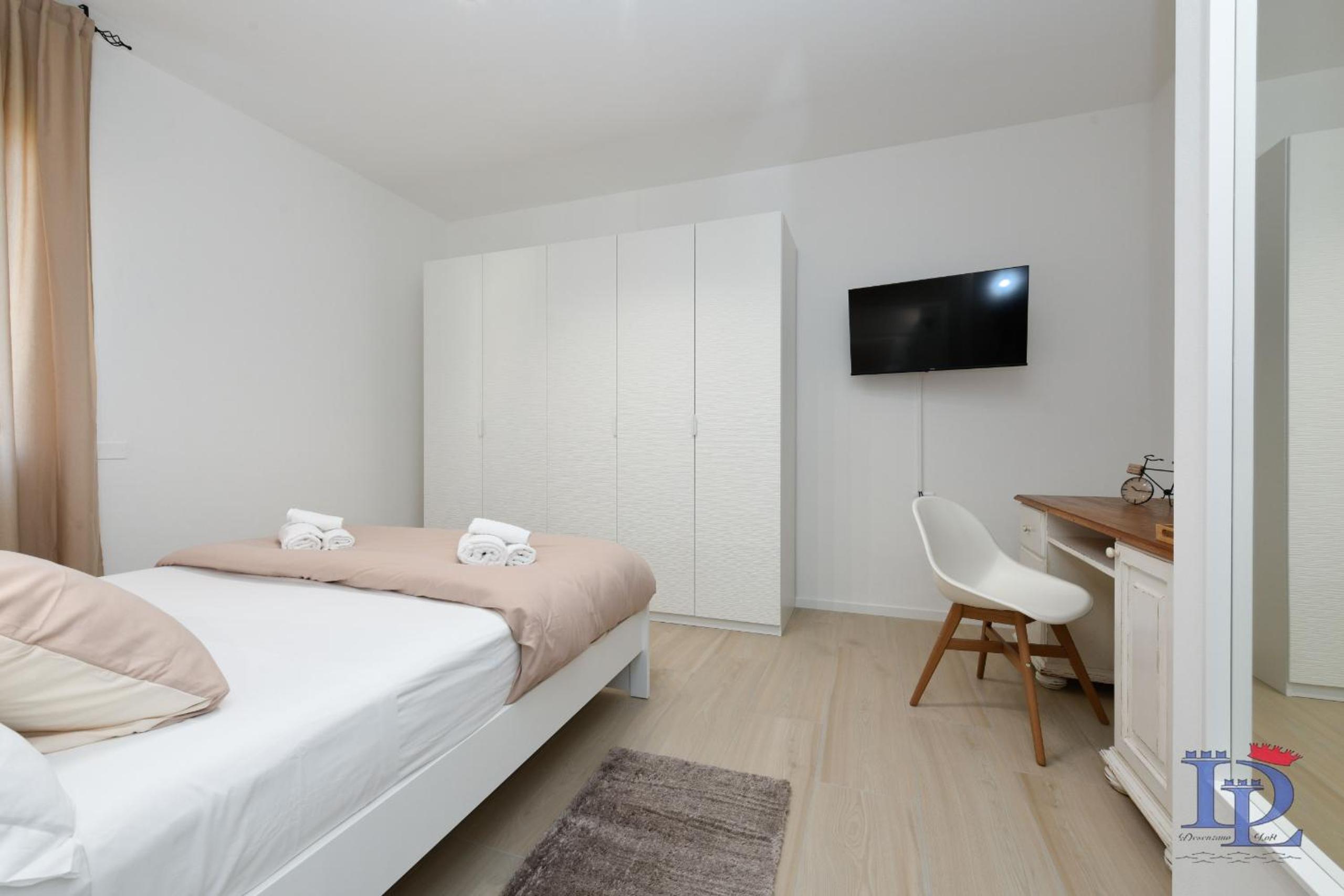 Apartment with Lake View photo 2