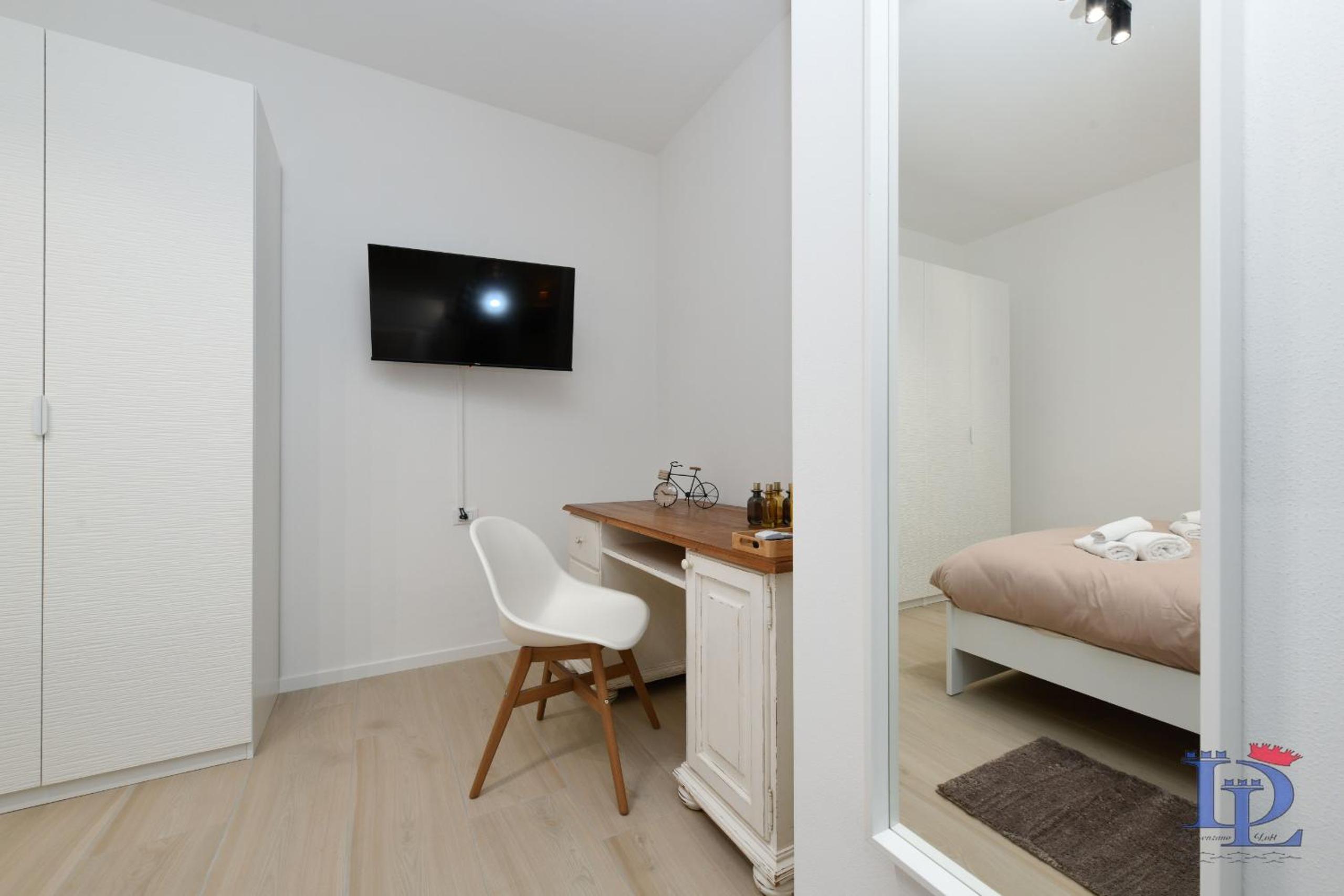 Apartment with Lake View photo 3