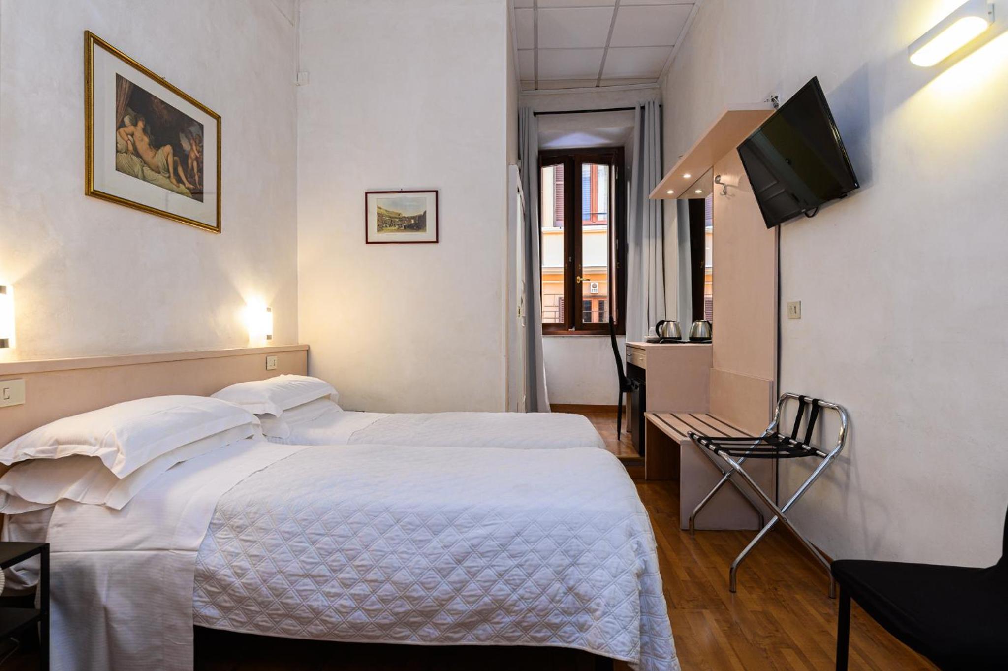 Standard Double or Twin Room photo 3
