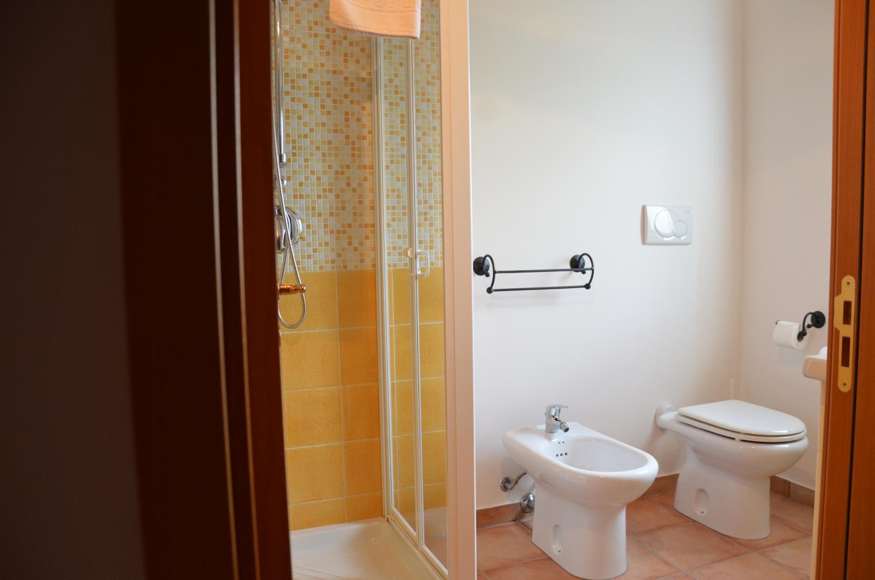 Double Room with Private Bathroom photo 3
