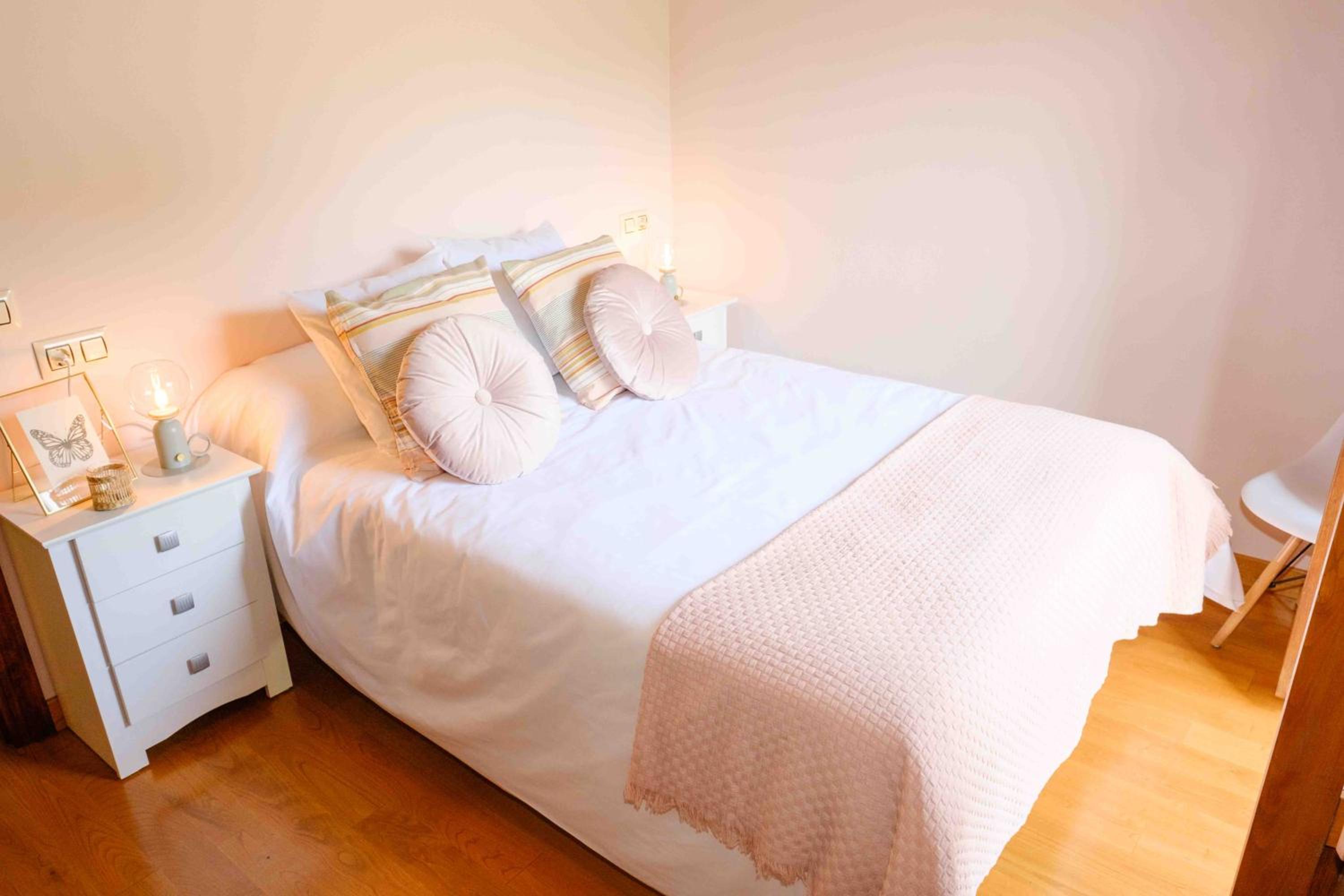 Five-Bedroom House photo 2