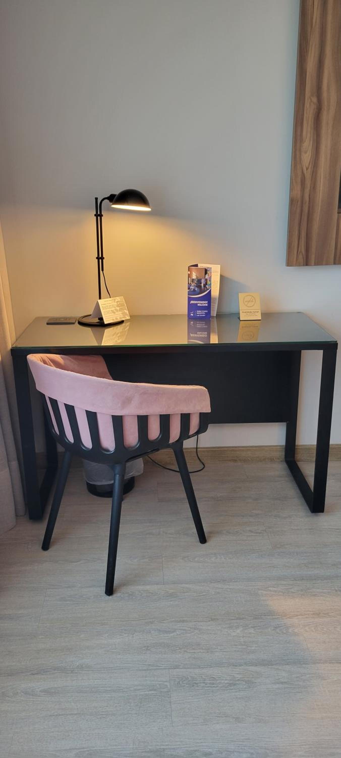 Standard King Room - Photo 7