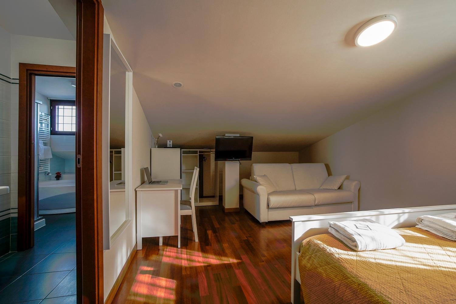 Superior Double Room - Photo 2