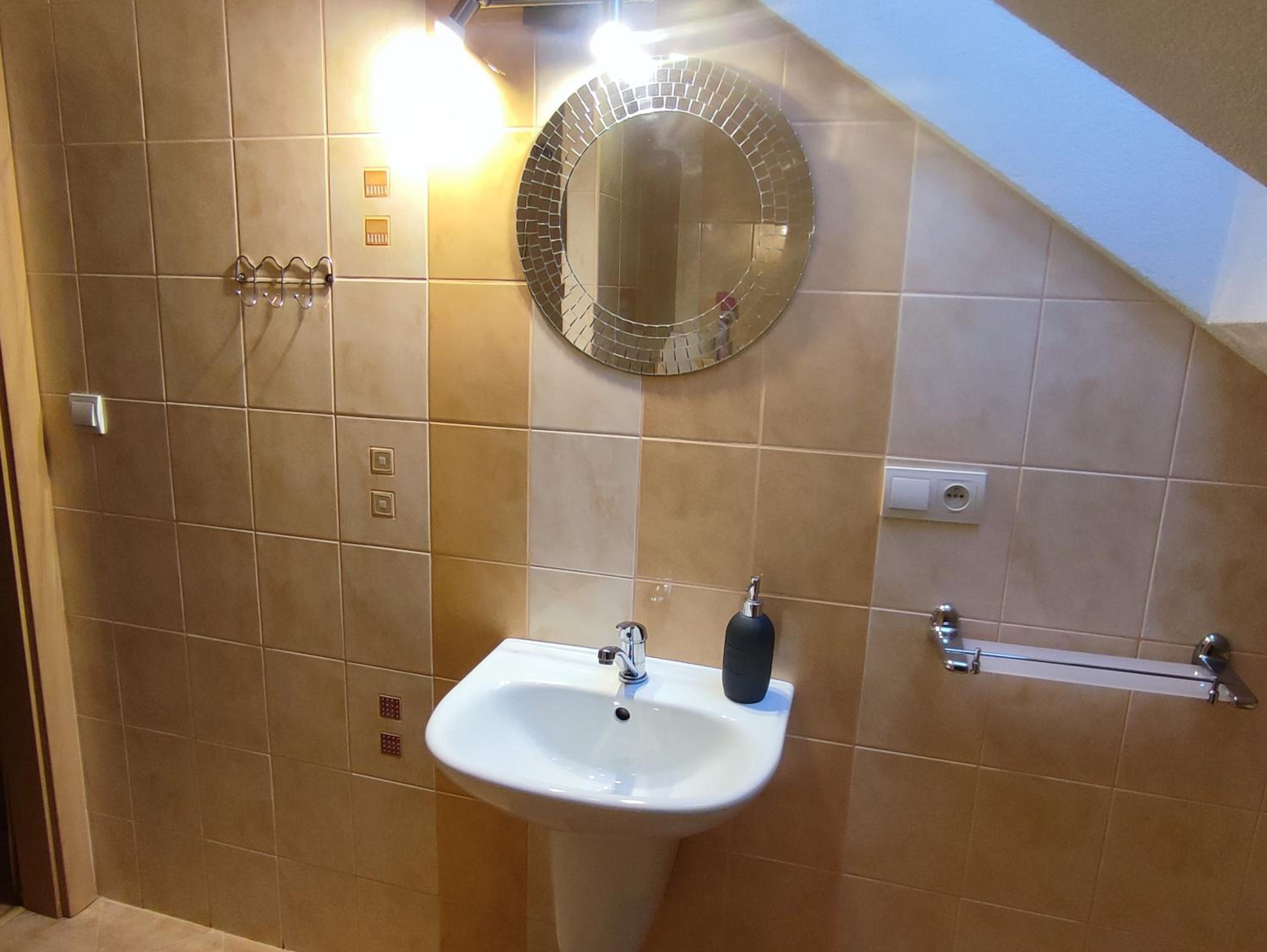 Apartment with View and Balcony - Photo 4