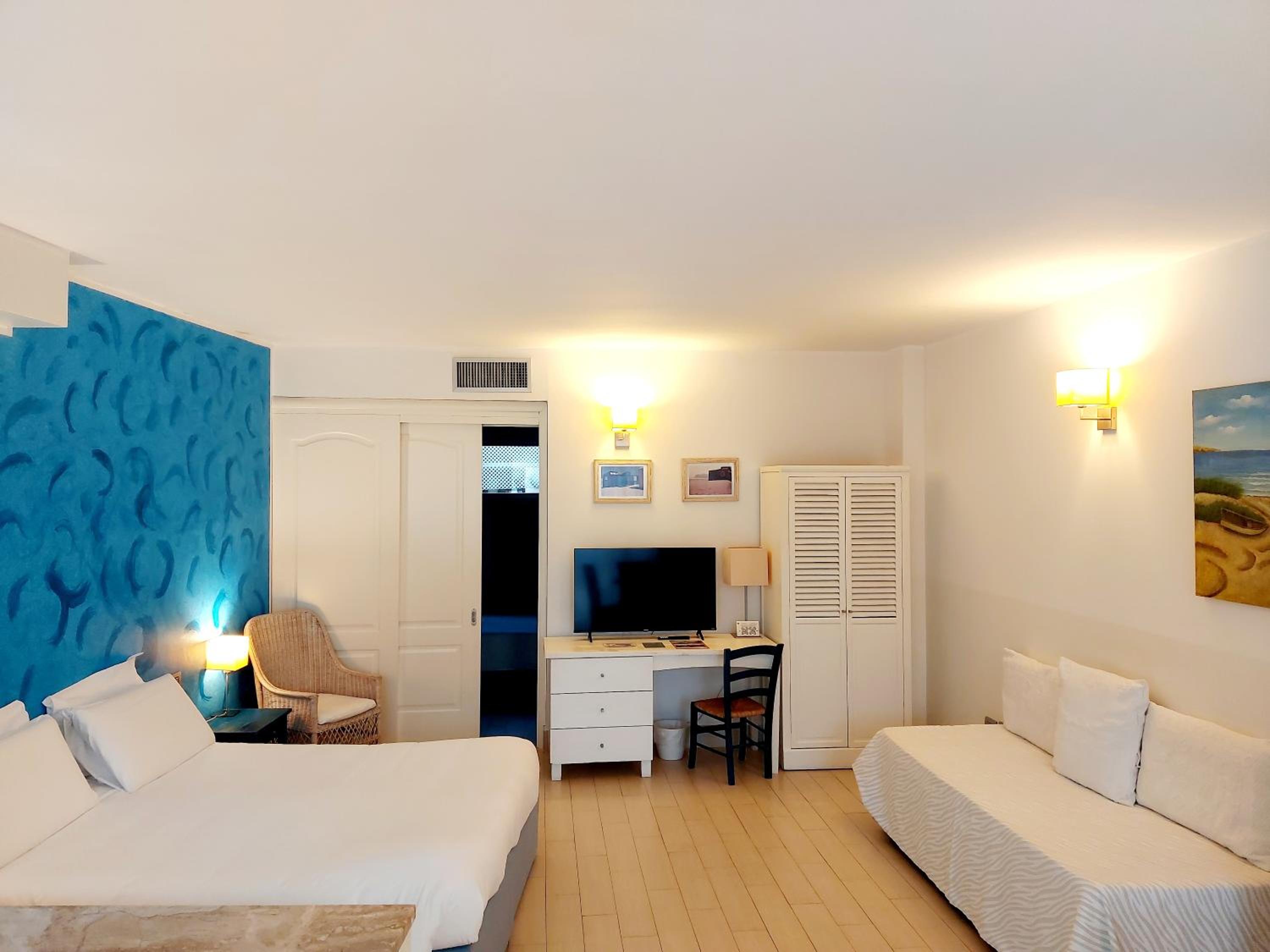 One-Bedroom Apartment with Patio