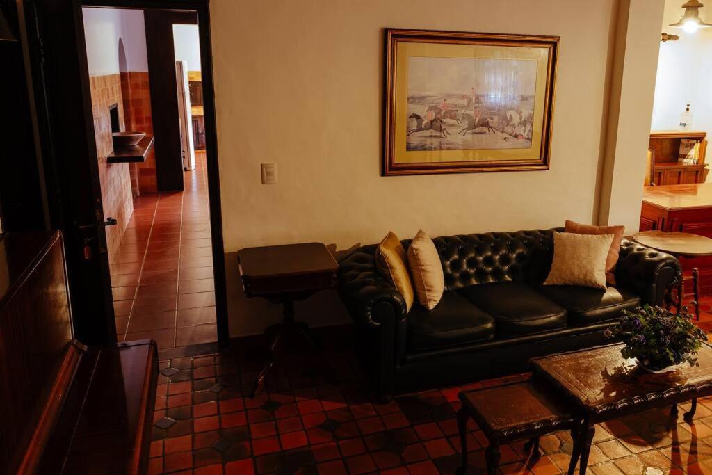 One-Bedroom House photo 1