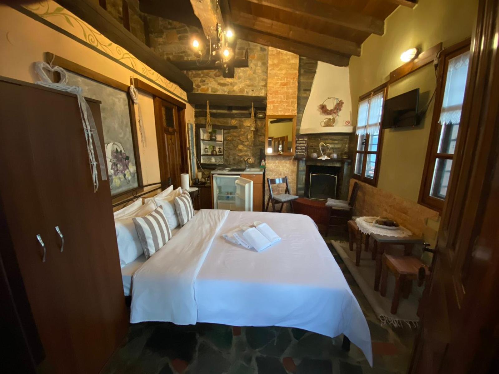 Double Room with Sea View and Fireplace - Photo 13