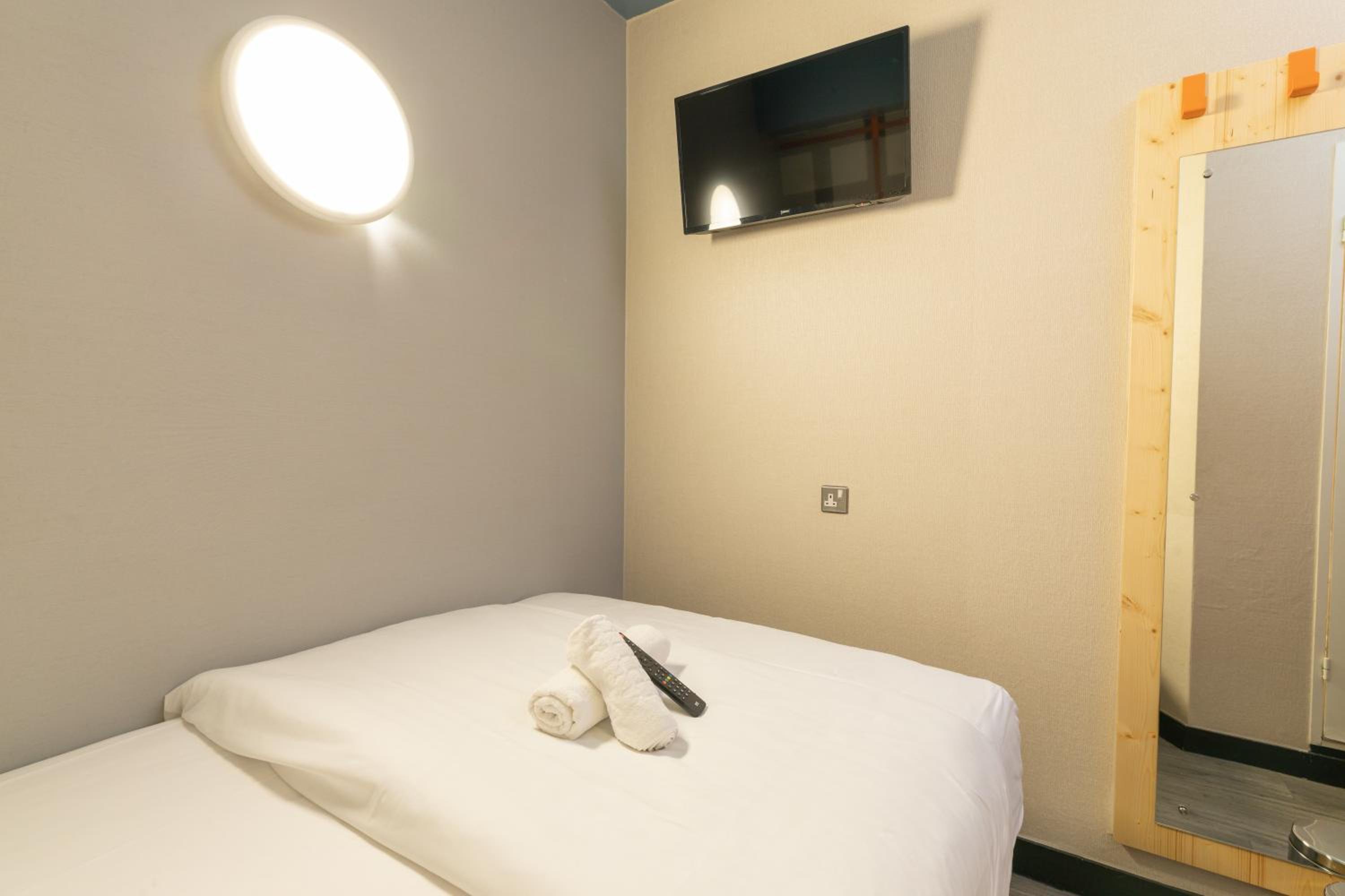 Double Room without Window photo 1