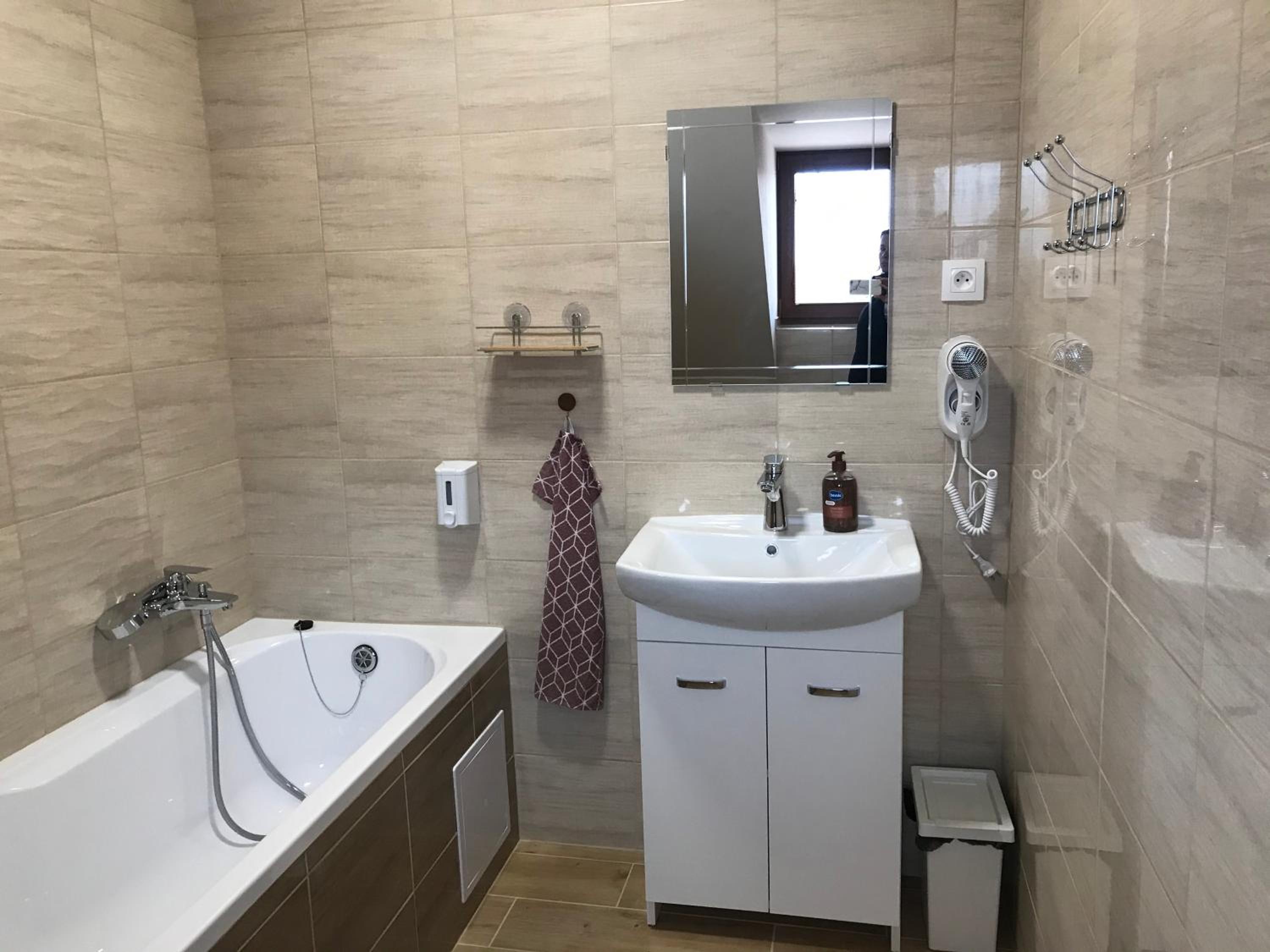 Double Room with Private Bathroom photo 2