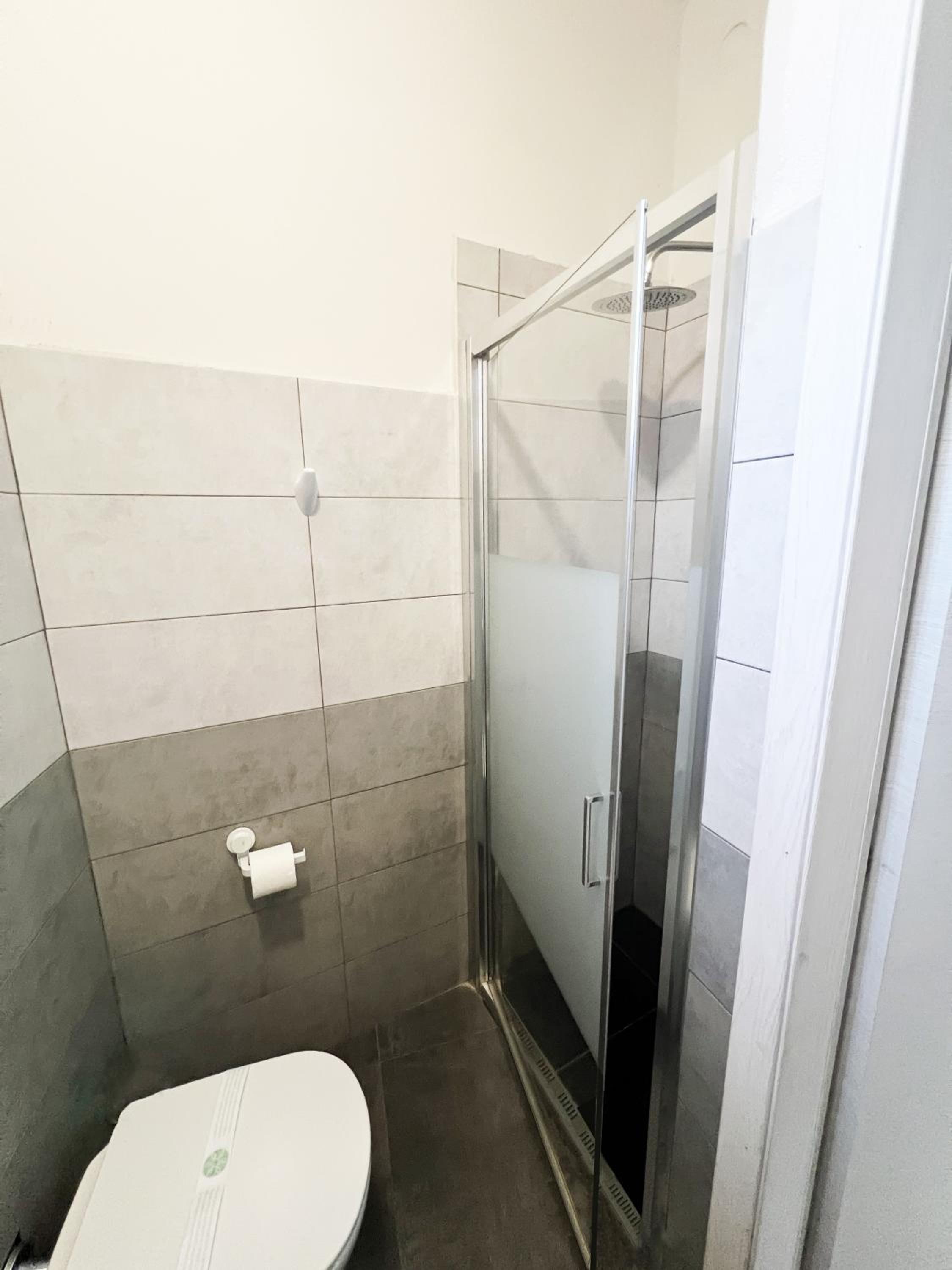 Double Room - Photo 18