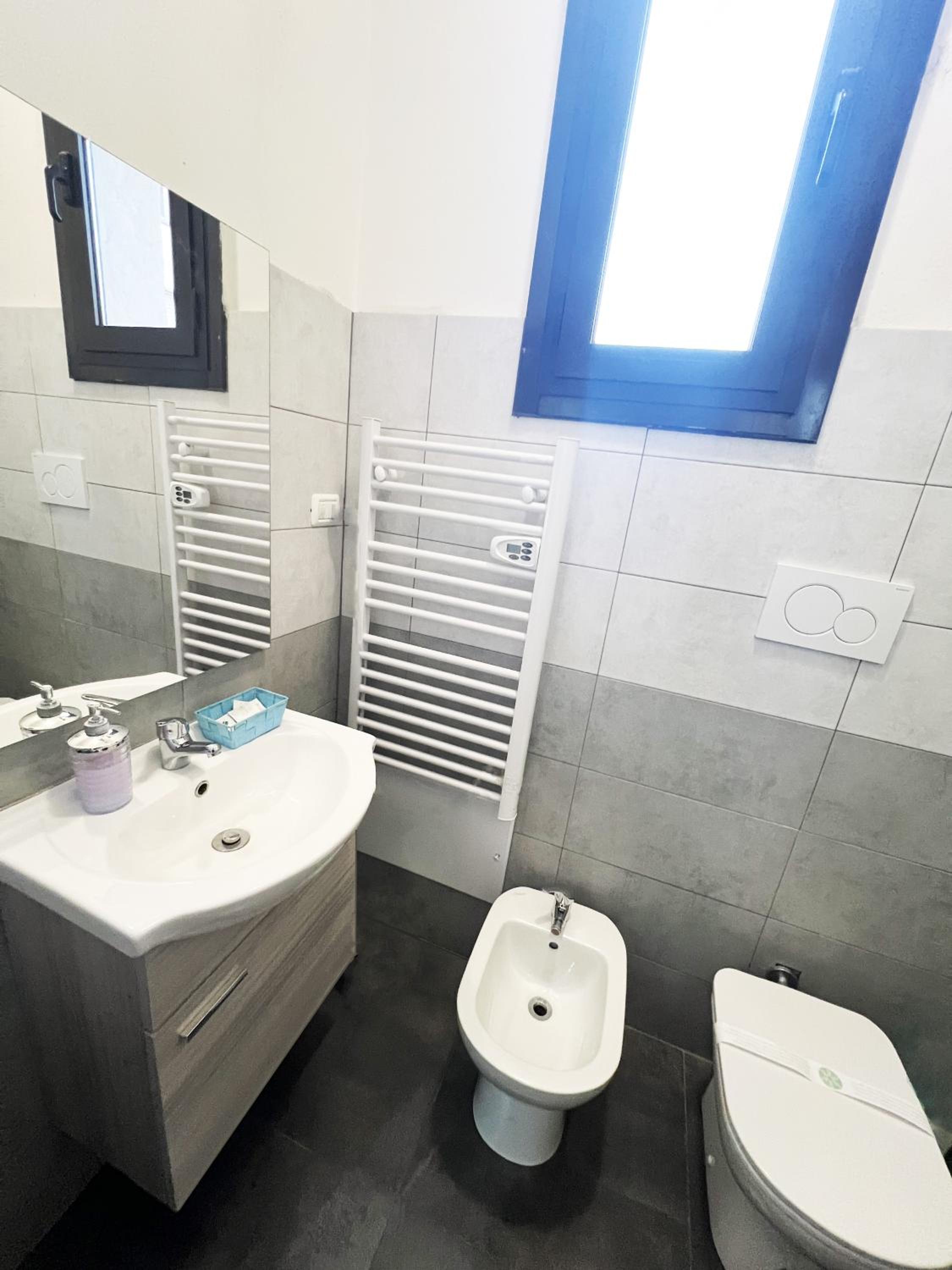 Double Room - Photo 17