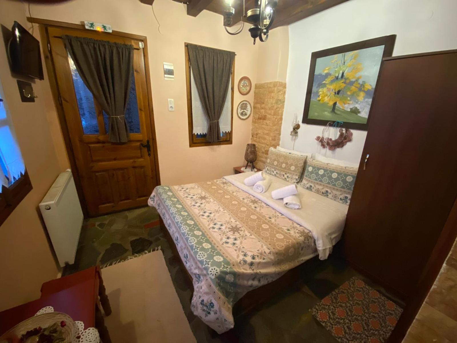 Small Double Room - Photo 25