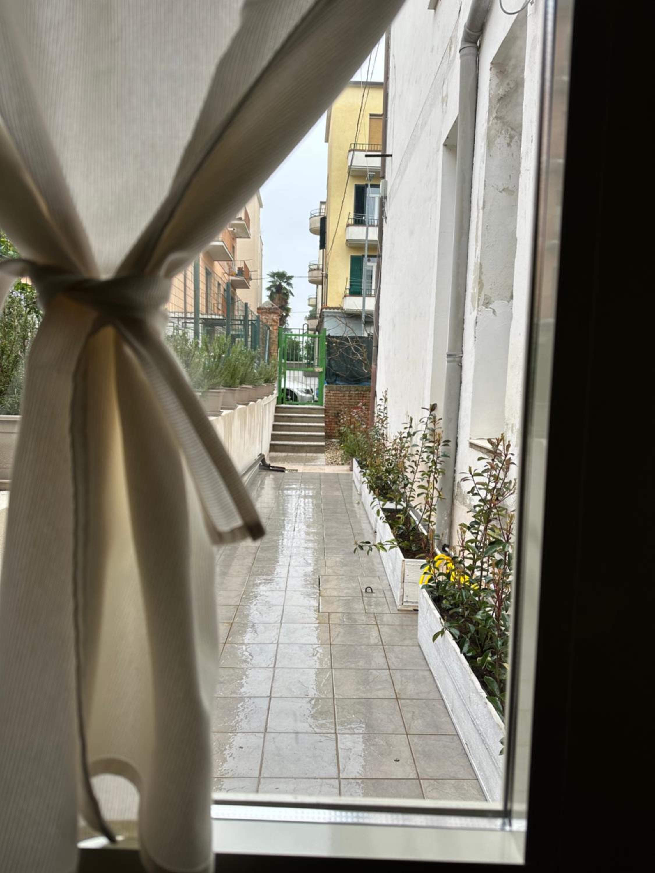 Apartment - Ground Floor photo 2