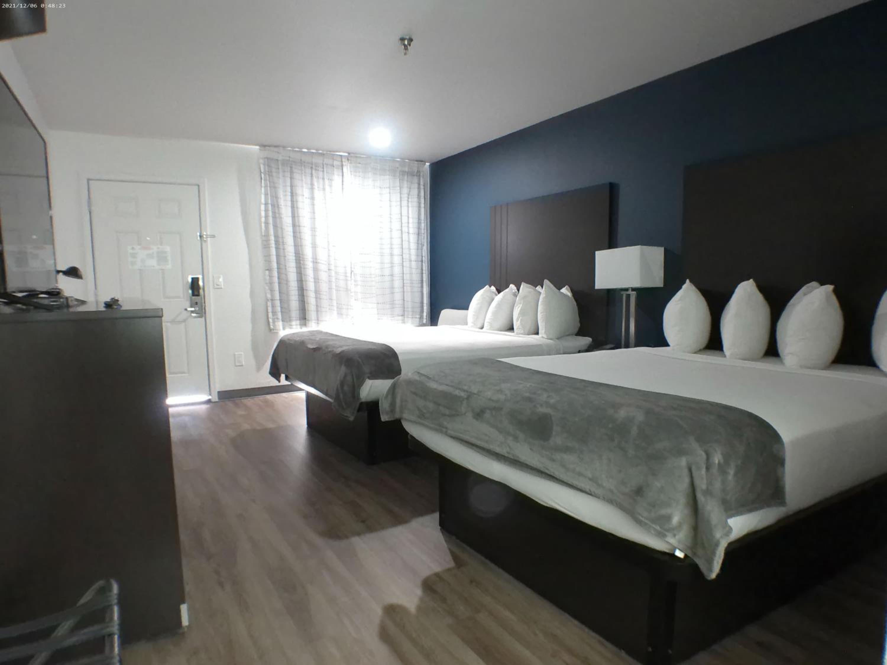 Standard Queen Room - Photo 1