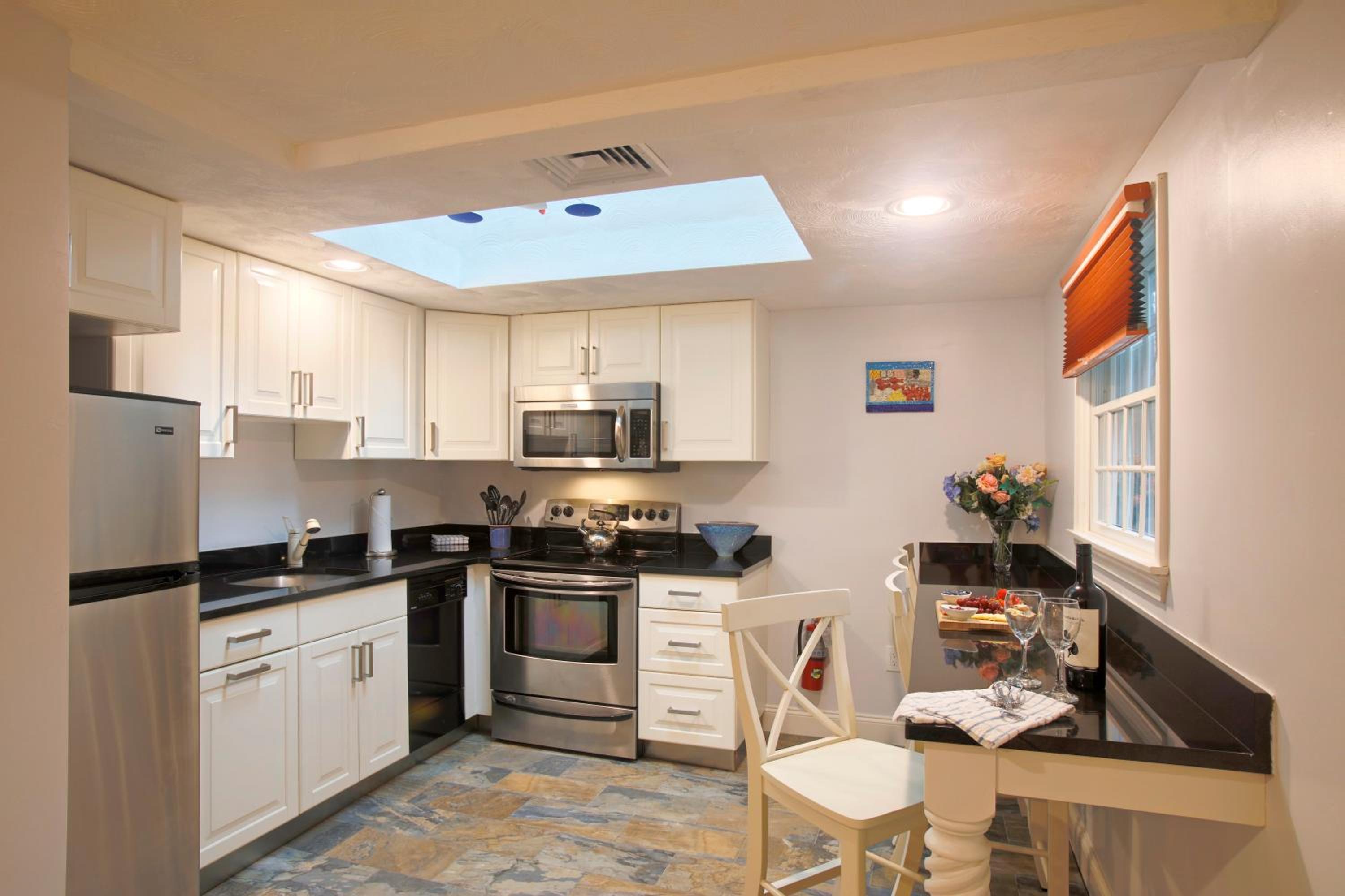 One Bedroom Cottage Suite photo 2