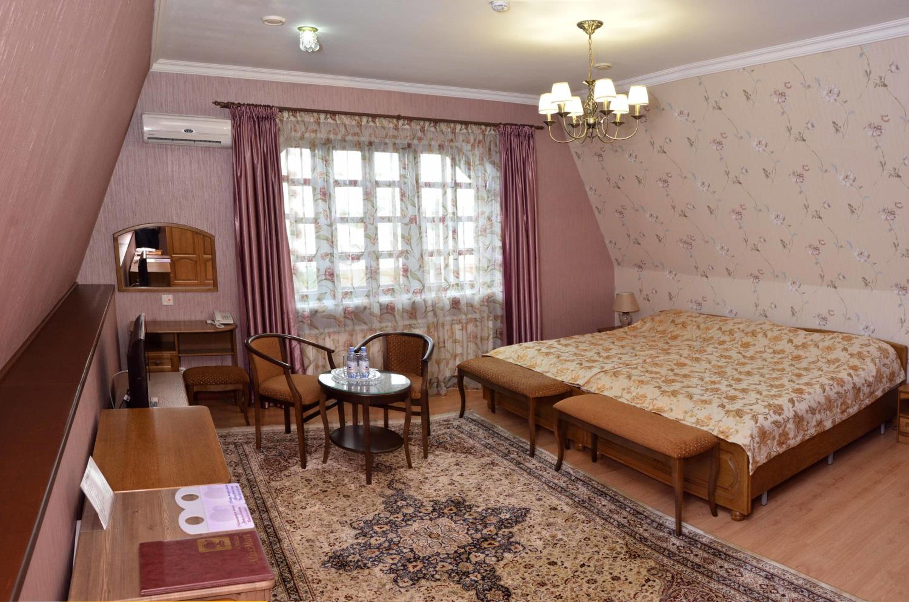 Deluxe Suite photo 1
