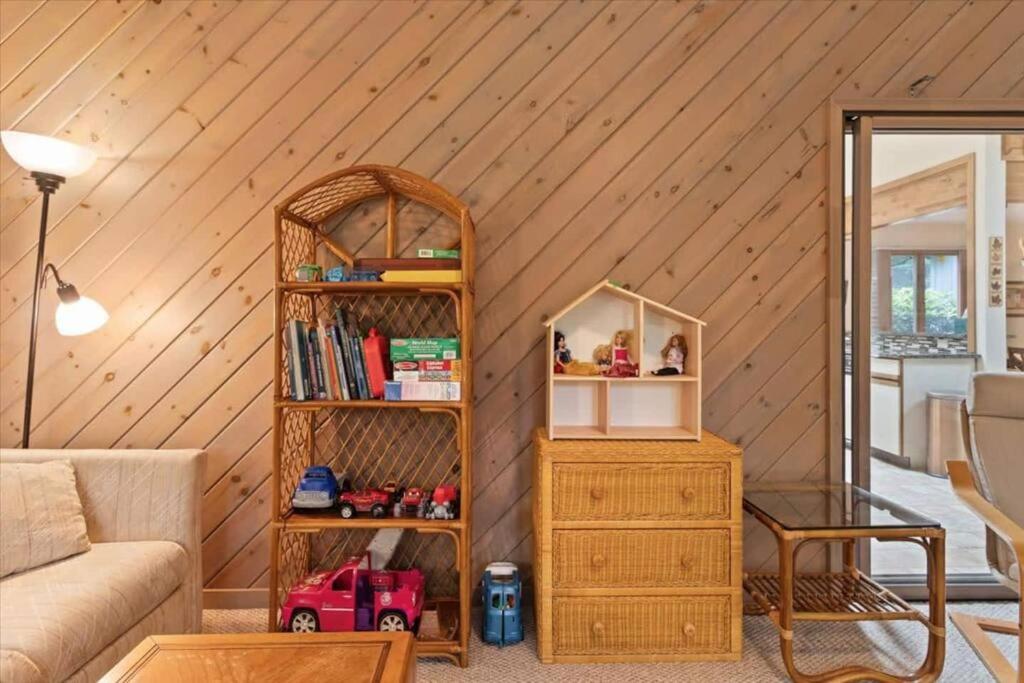 Four-Bedroom House photo 2